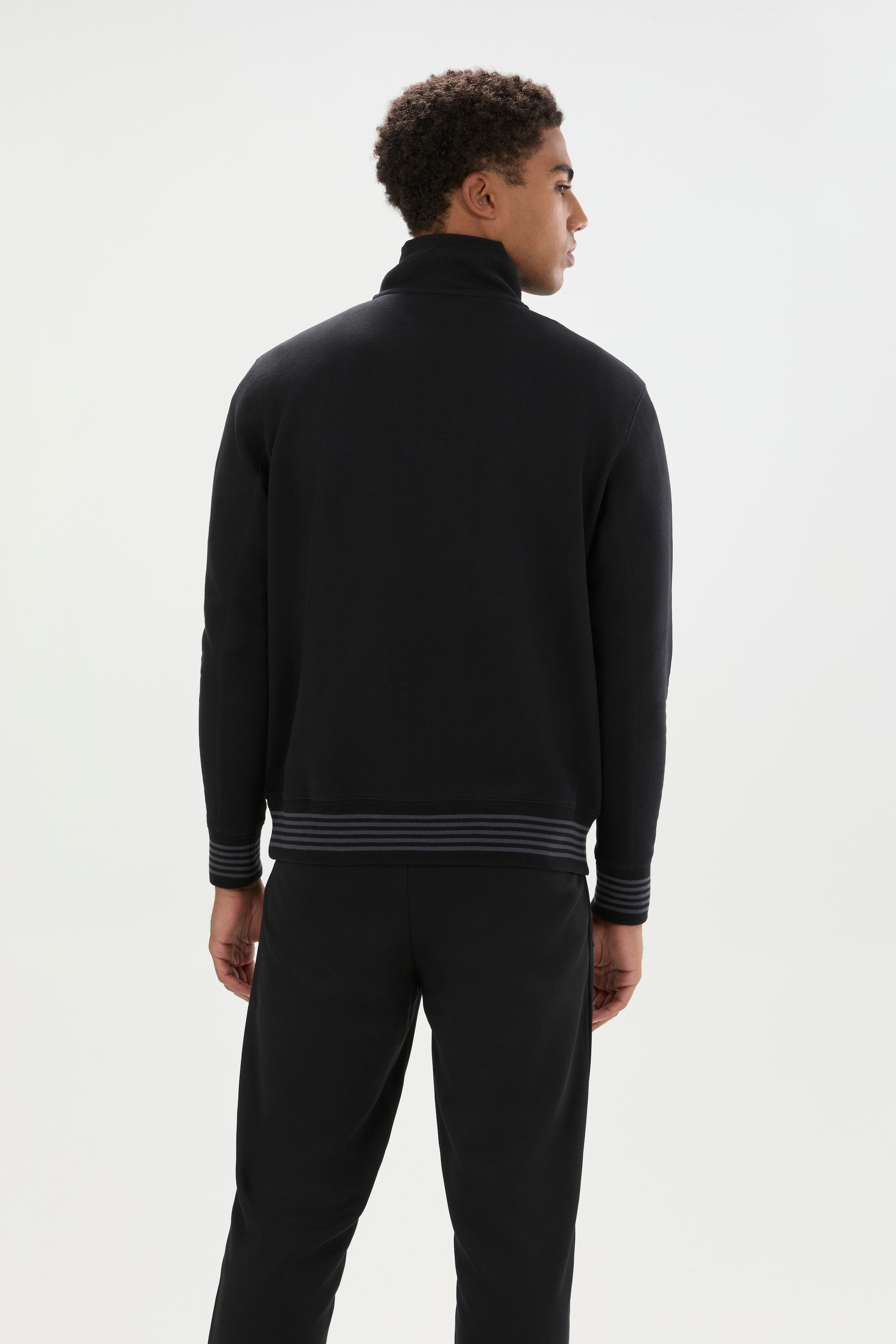 Ellesse Sweat-shirt »VERAZO 1/4 ZIP TOP«, mit 1/4-Zip-Ausführung, aus angerauter Sweatware
