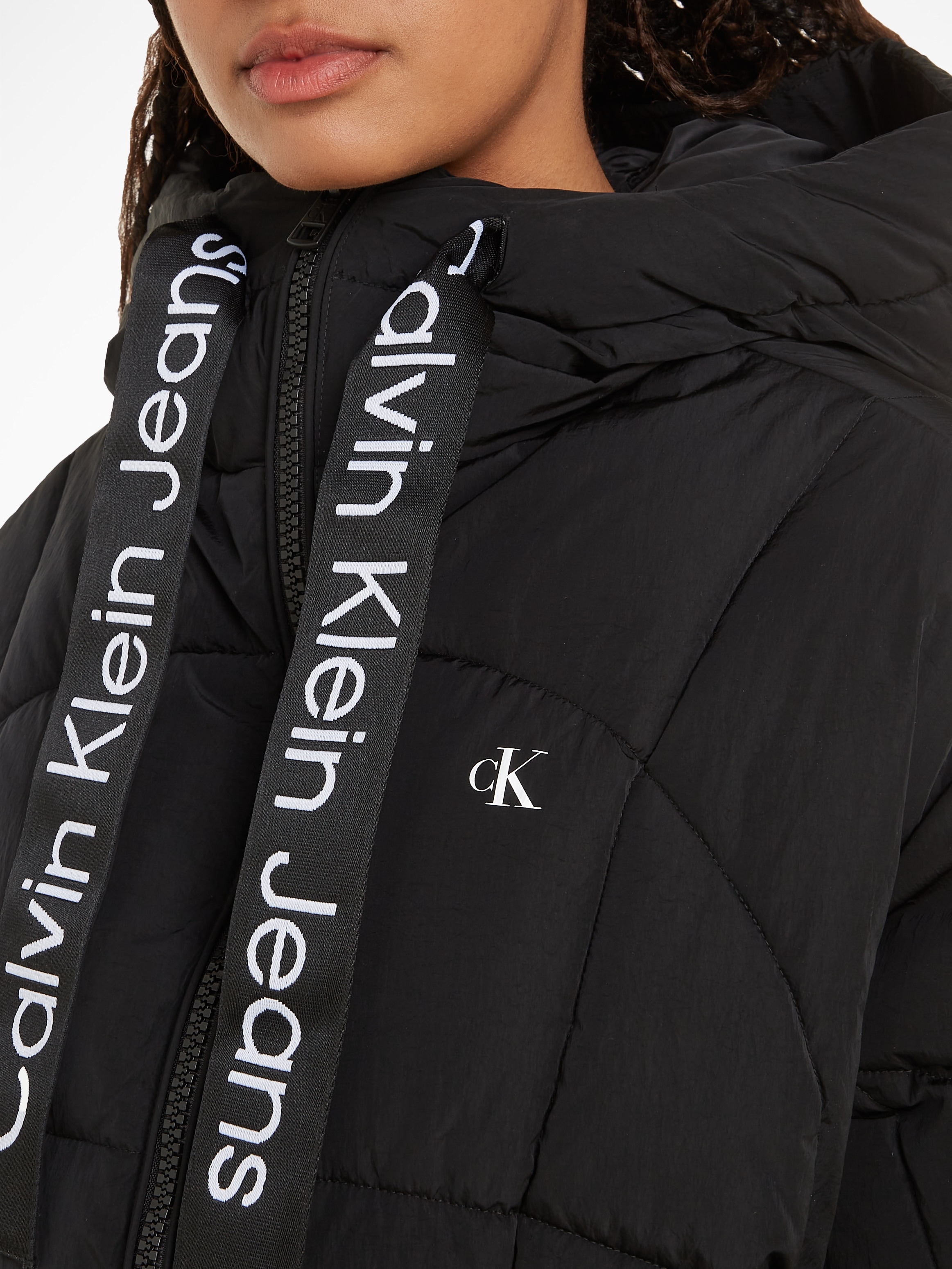 SHORT Klein ♕ Calvin »LOGO Kapuze auf versandkostenfrei PUFFER«, DRAWSTRING Jeans mit Outdoorjacke