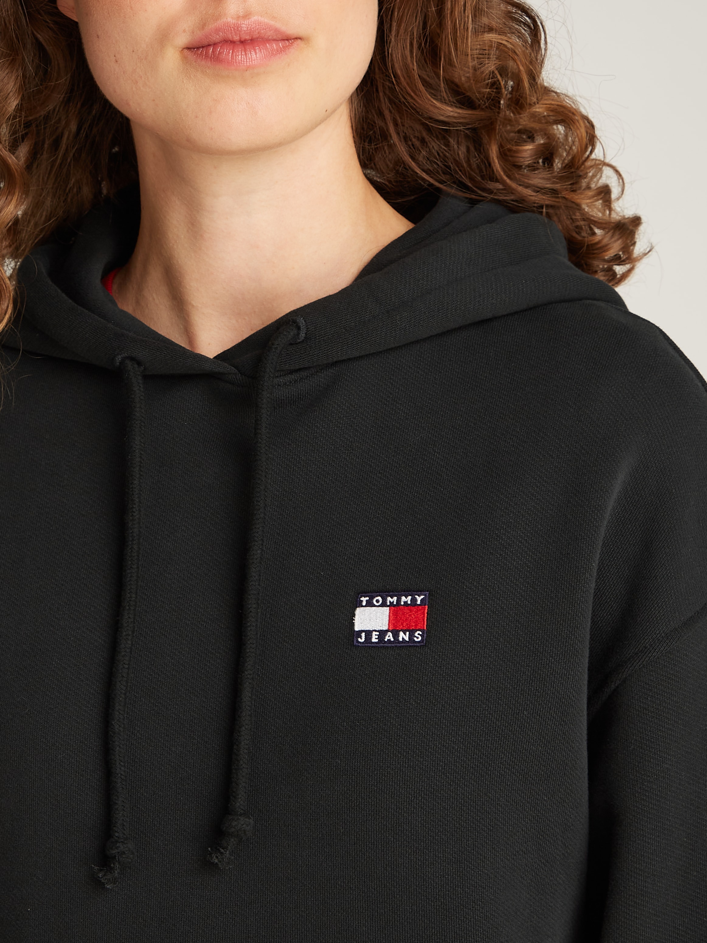 Tommy Jeans Curve Kapuzensweatshirt »TJW BXY BADGE HOODIE EXT«, in Grossen Grössen, Kapuze, Badge