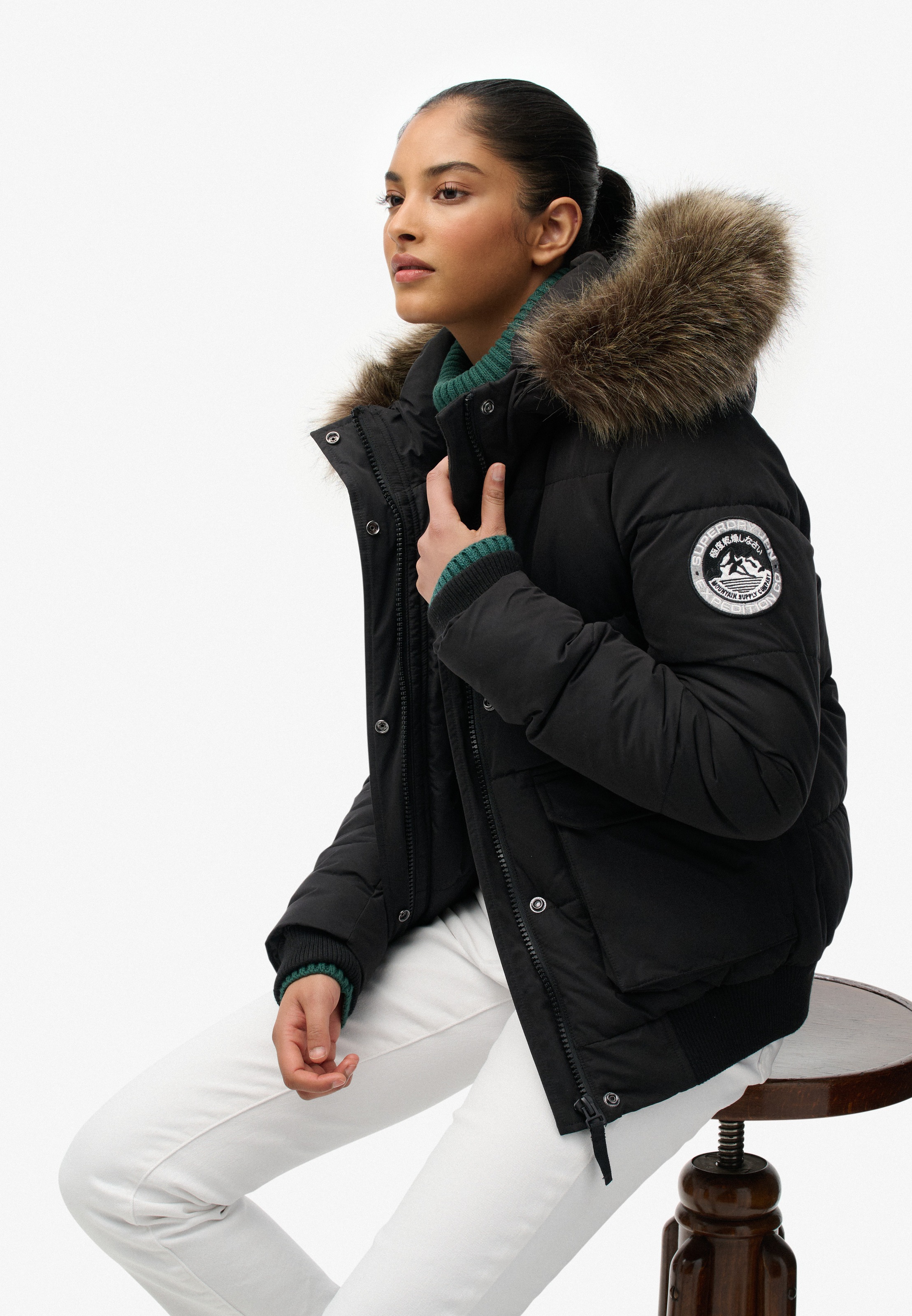 Superdry Veste matelassée »EVEREST ELLA BOMBER« avec capuche Kunstfaser, regular fit