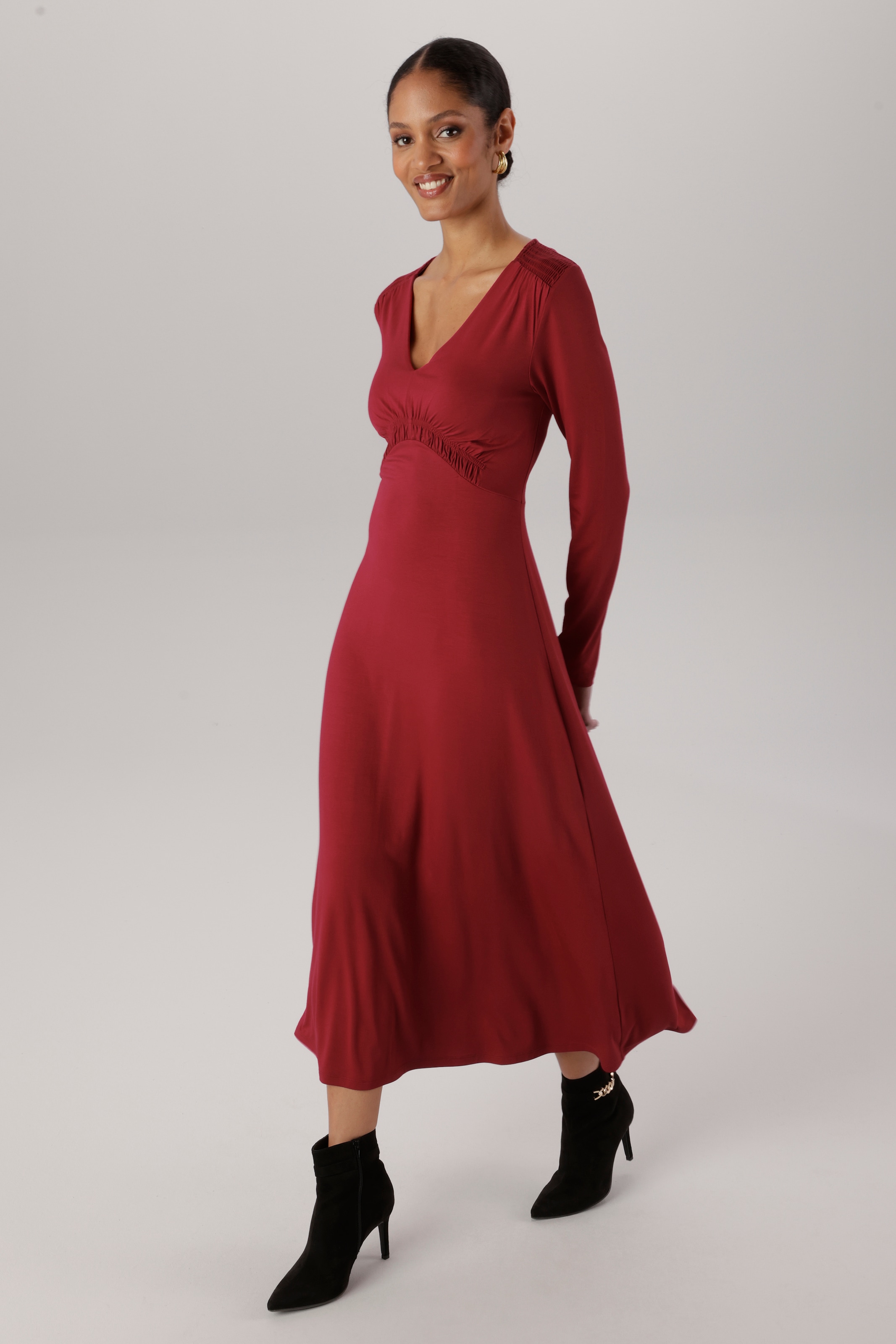Image of Aniston SELECTED Midikleid mit drapierter Unterbrustnaht - NEUE KOLLEKTION
