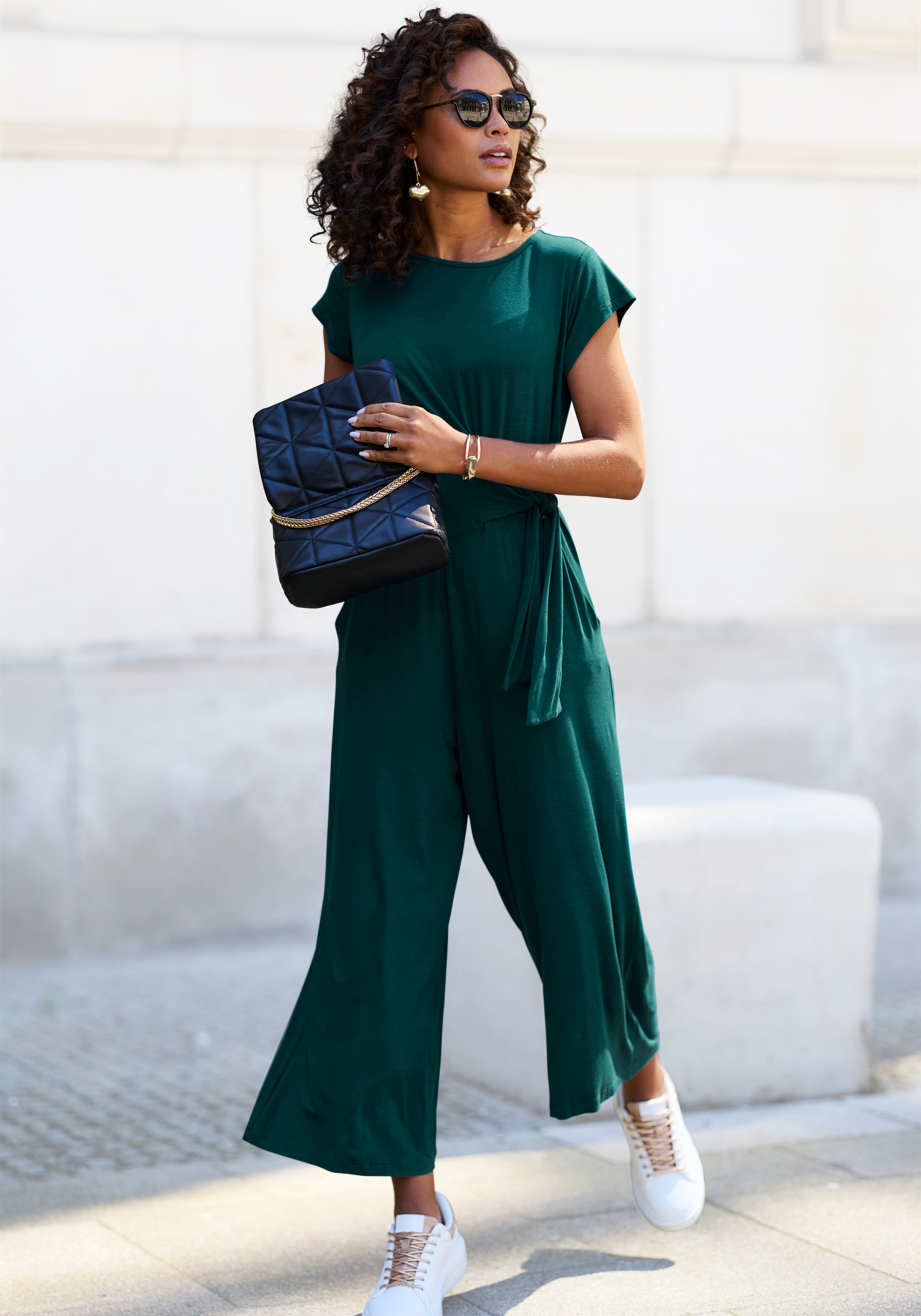 Image of LASCANA Culotte-Overall mit Knotendetail in der Taille, femininer Jumpsuit, festlich