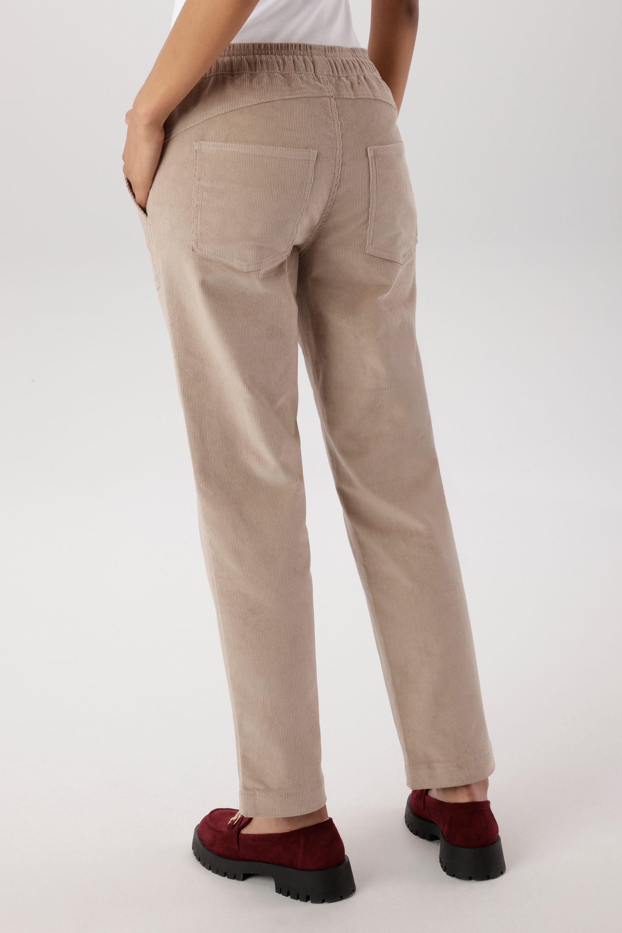 Aniston SELECTED Pantalon à enfiler en velours côtelé  en velours côtelé élastique avec poches fendues - NOUVELLE COLLECTION