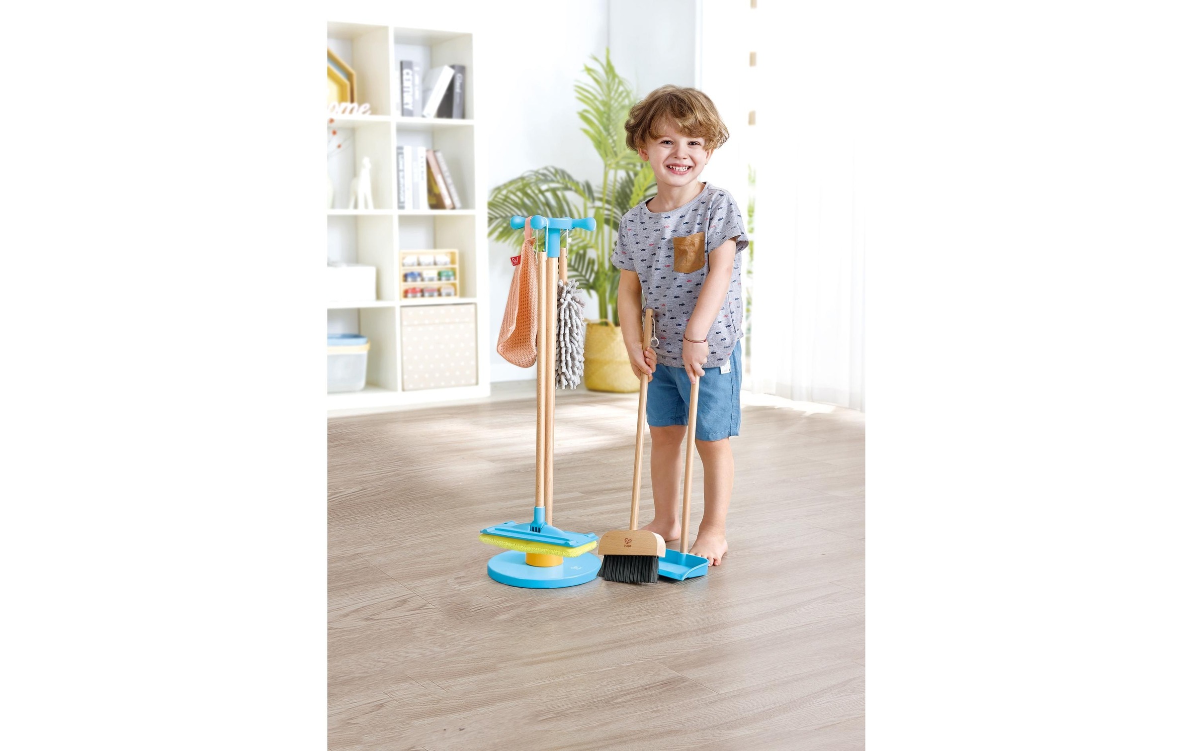 Hape Lernspielzeug »Clean Up Broom Set«