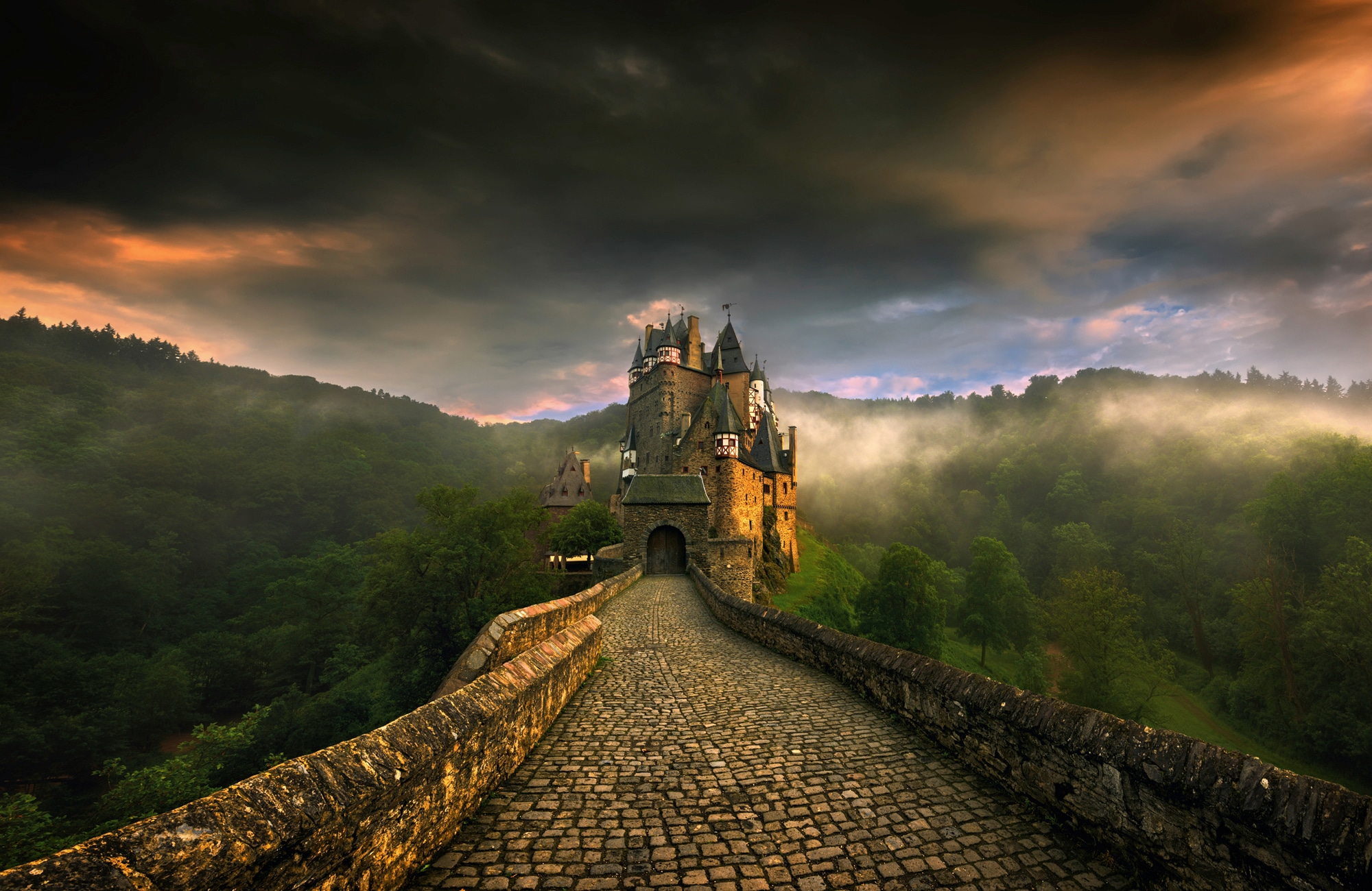 Image of Papermoon Fototapete "Photo-Art KRZYSZTOF BROWKO, ELTZ"
