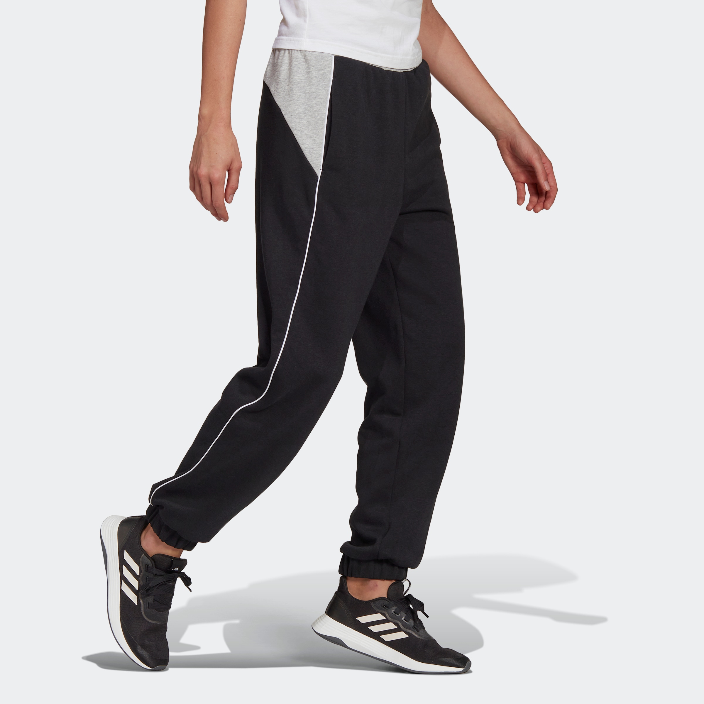Finde adidas Sportswear Jogginghose (1 auf LOOSE tlg.) HOSE«, »ESSENTIALS COLORBLOCK