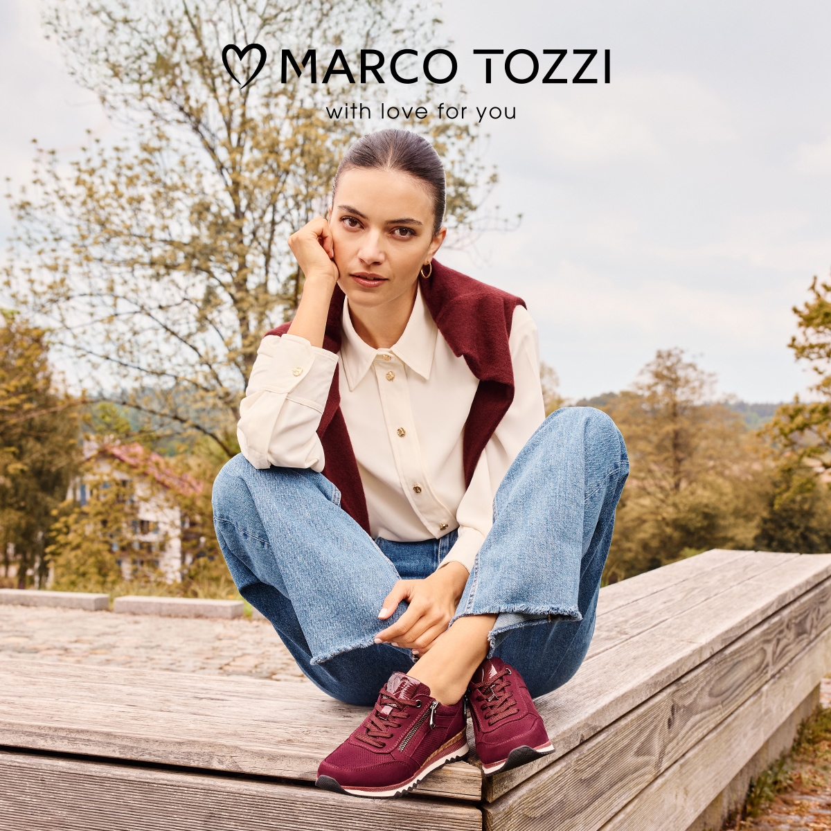MARCO TOZZI Baskets compensées  Chaussure de loisir, chaussure à lacets avec logo cœur légèrement brillant