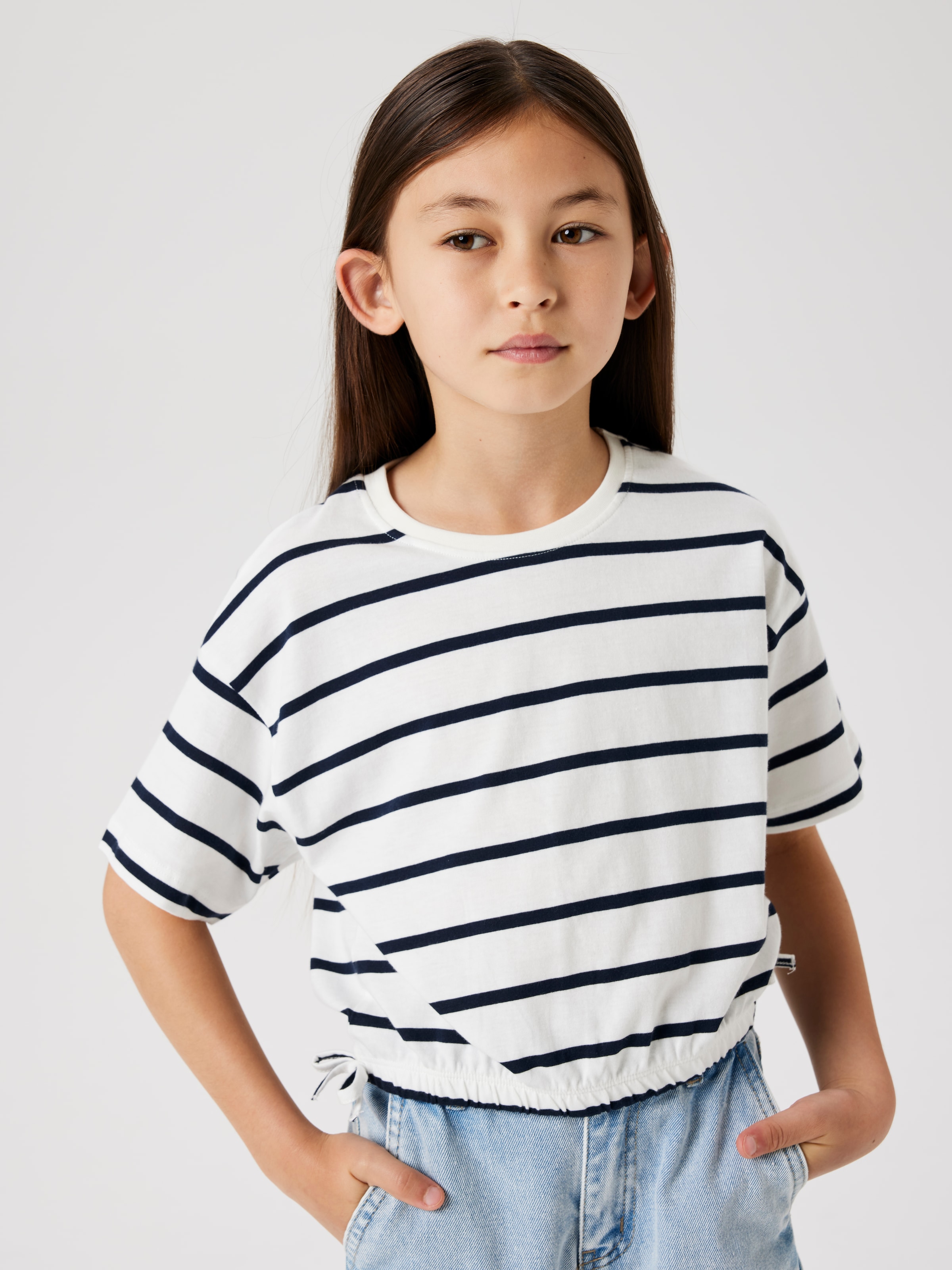 Image of Name It T-Shirt "NKFFUNION SS CROPPED BOXY TOP NOOS" mit Kordelzug in der Taille