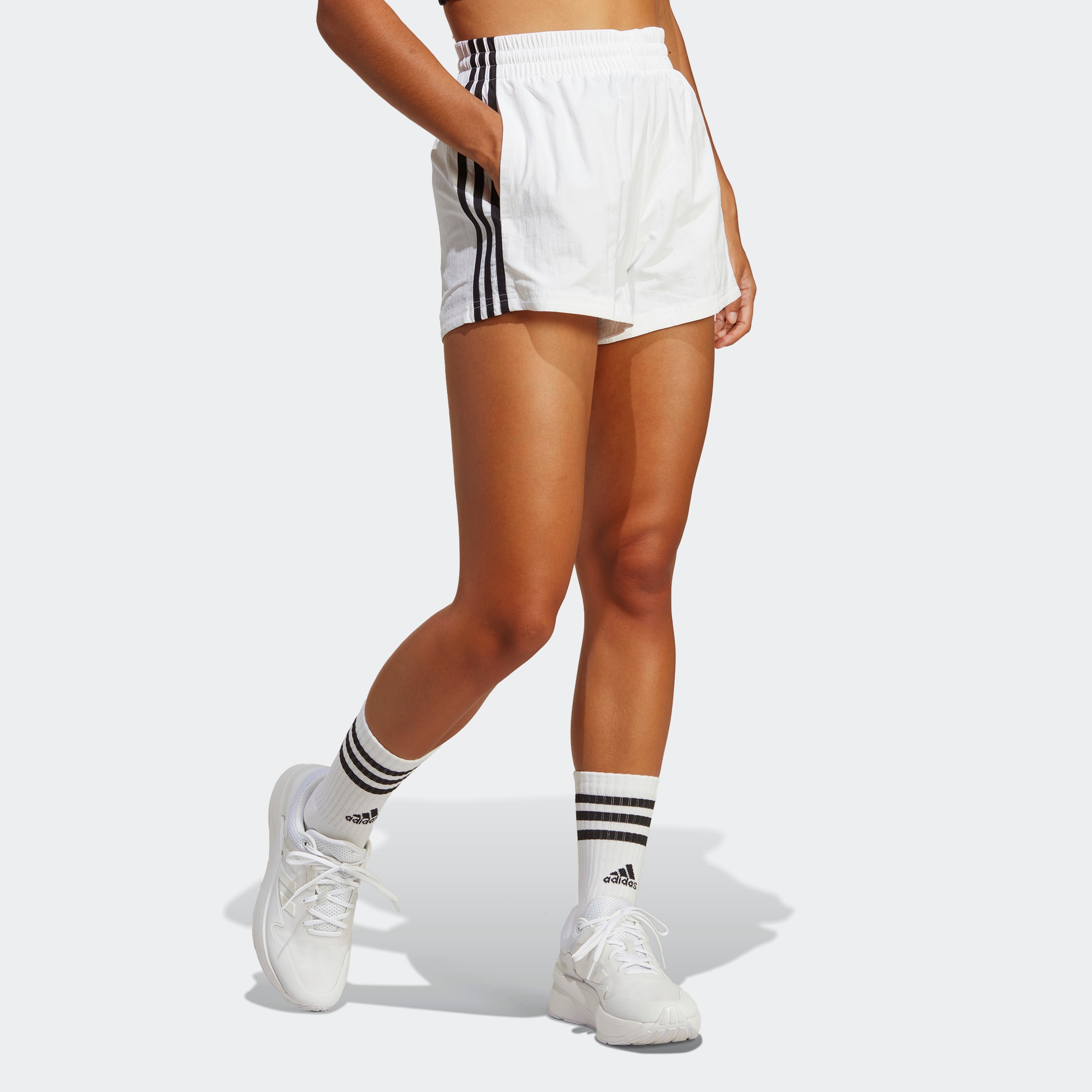 Trouver Shorts WOVEN«, tlg.) adidas (1 Sportswear sur »ESSENTIALS 3-STREIFEN