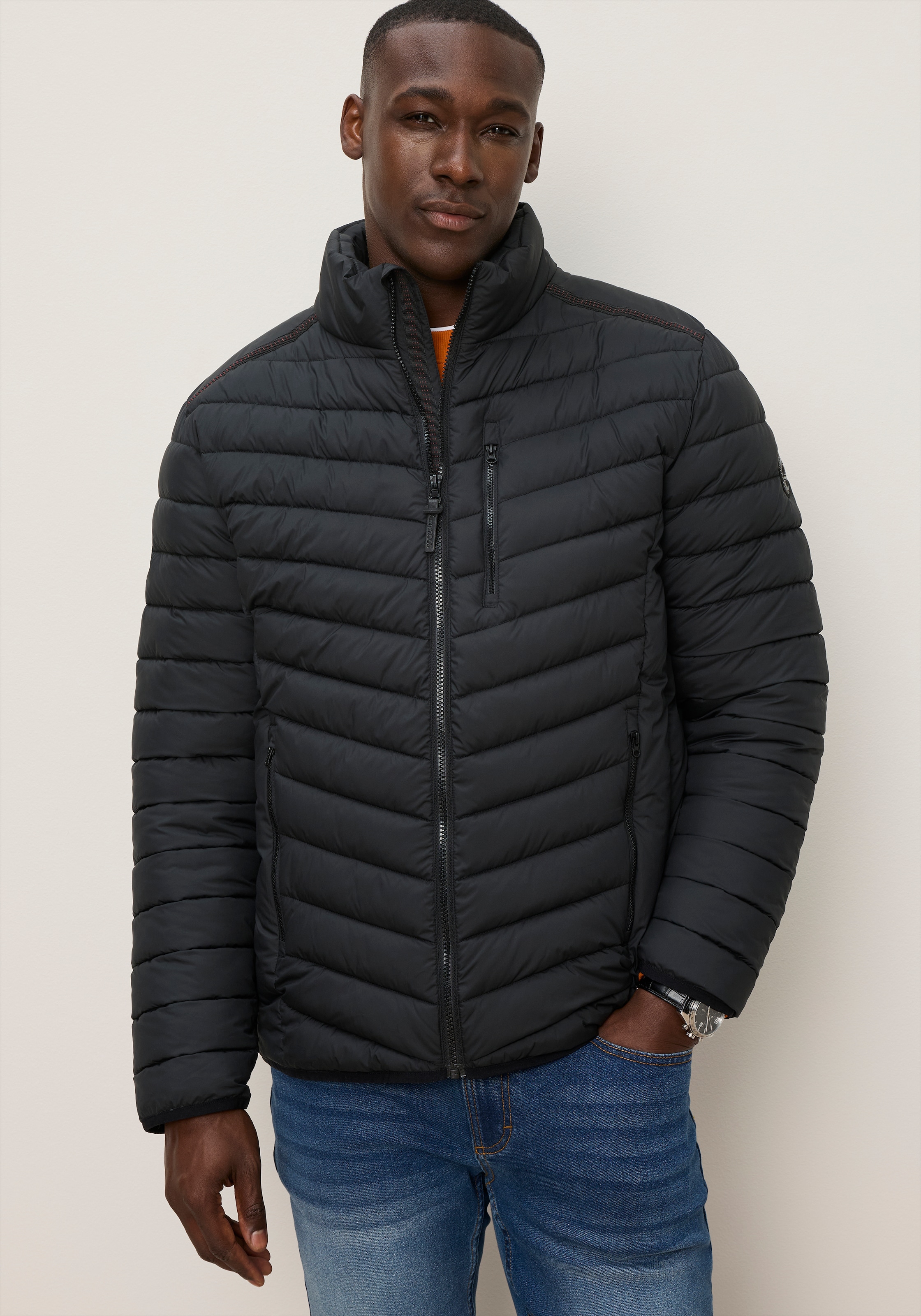 KangaROOS Steppjacke figurumspielende Passform, hüftlange Schnittform, mit Reissverschluss