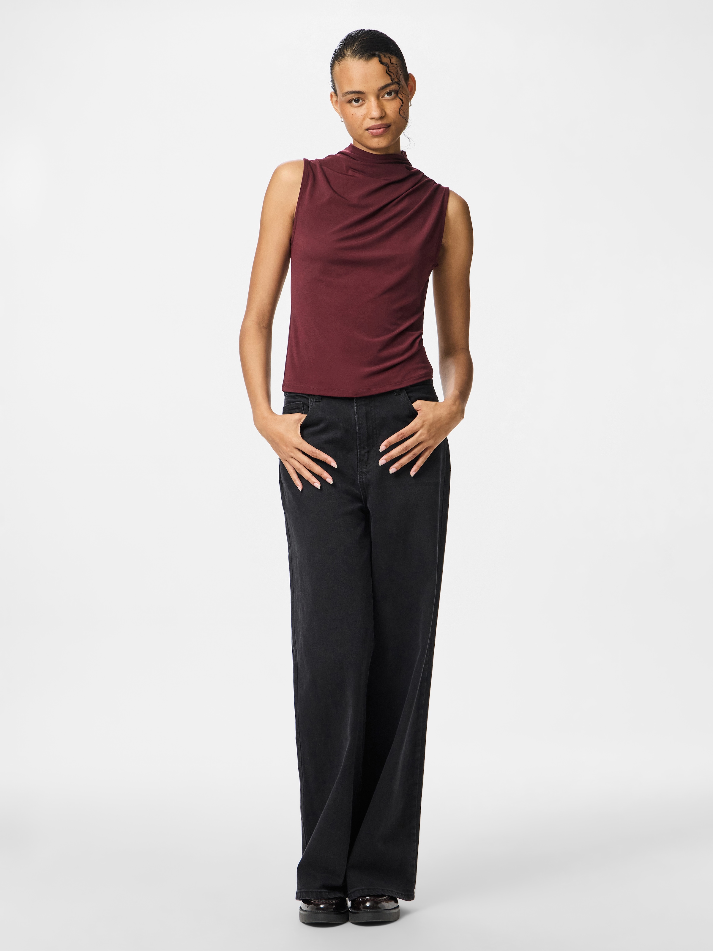 pieces T-shirt à col montant »PCMADISON SL DRAPED TOP NOOS BC«