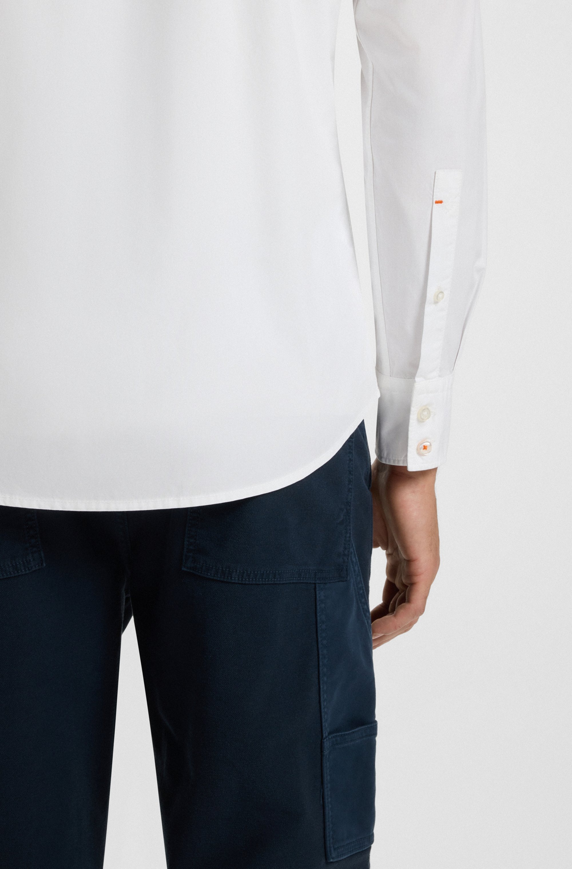BOSS ORANGE Chemise à manches longues »Relegant« mit BOSS Stickerei