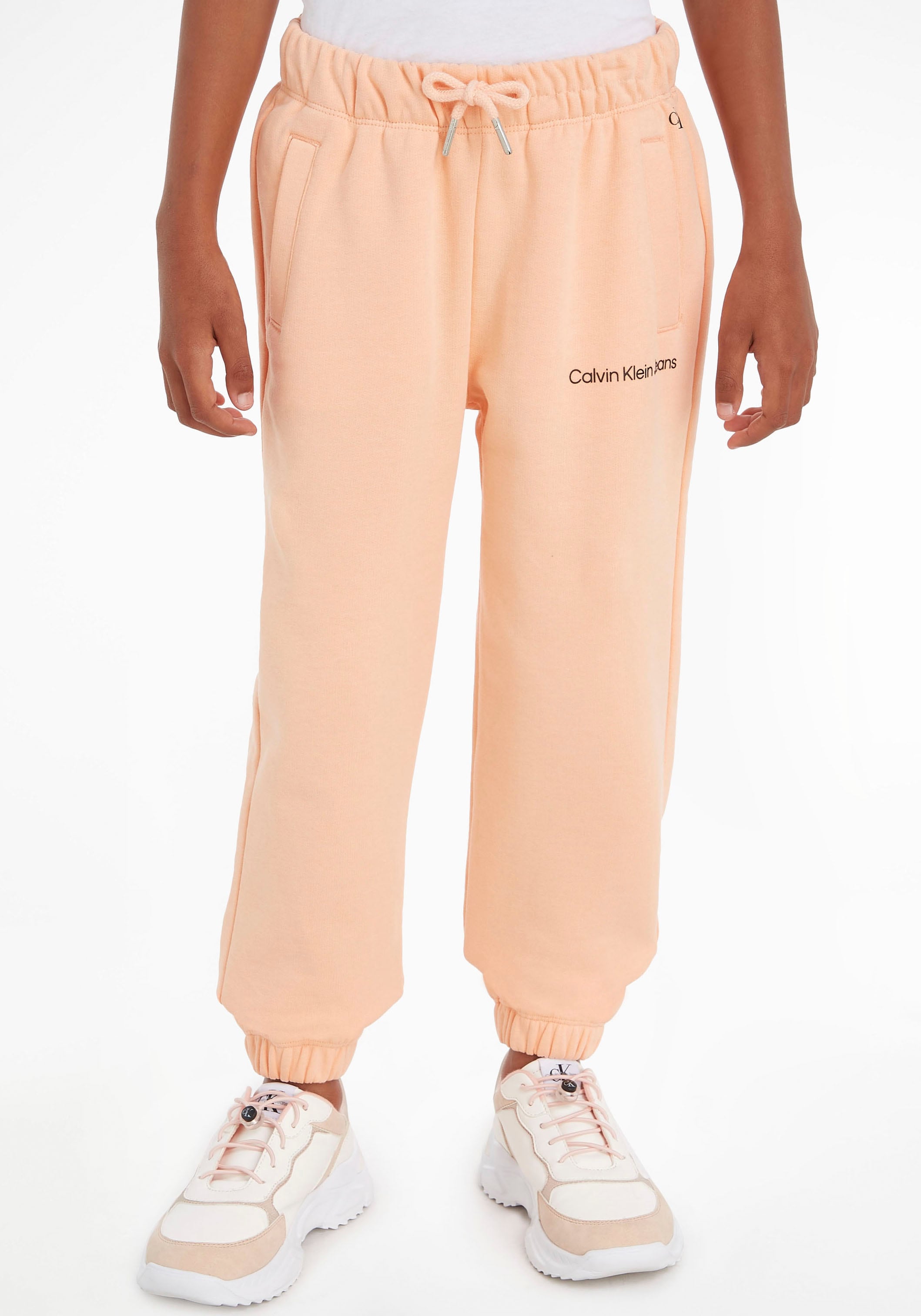 versandkostenfrei Kids Calvin Klein Calvin MiniMe,mit auf Jeans Logoschriftzug auf ♕ Sweathose, Klein dem Kinder Junior Bein