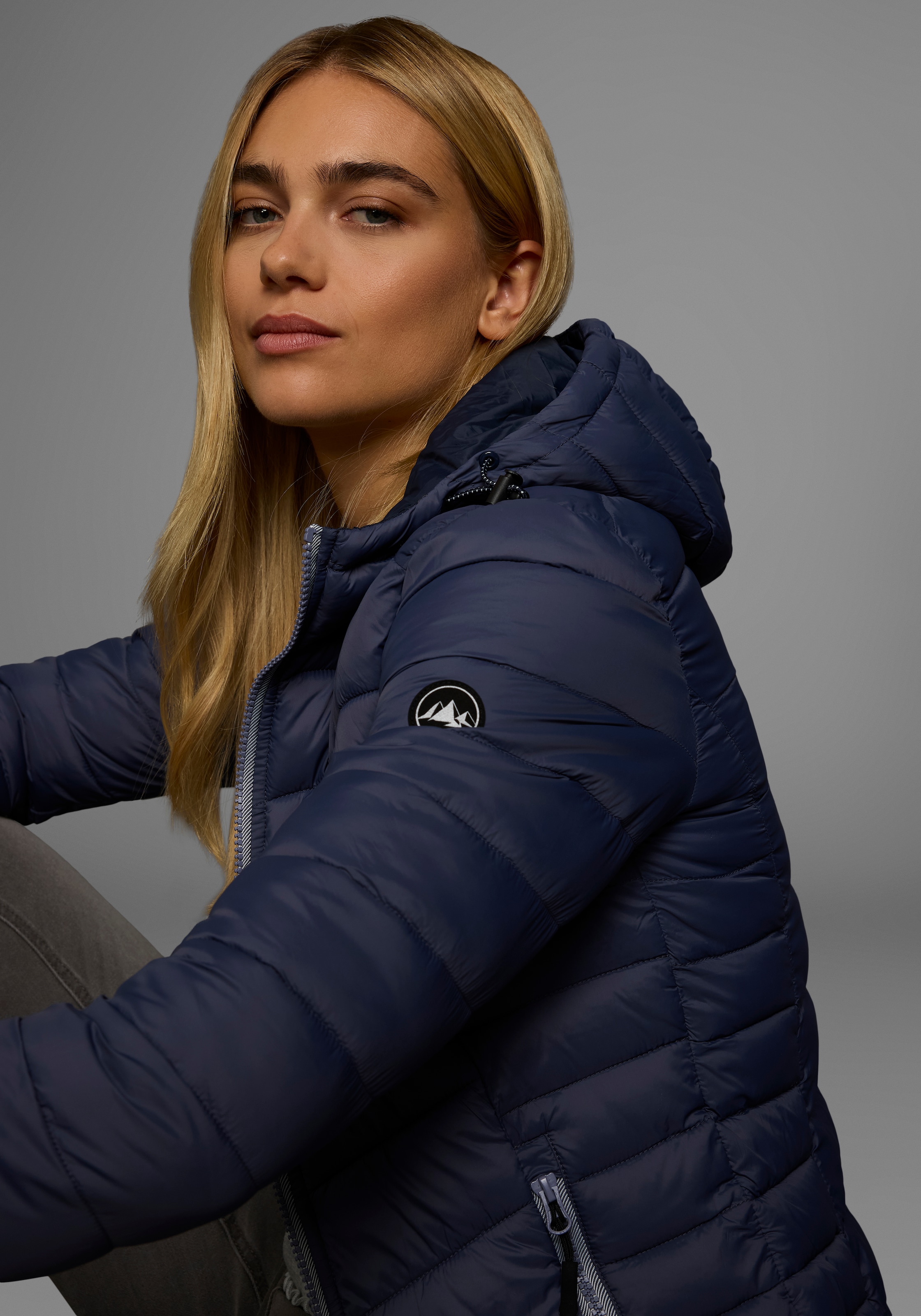 Polarino Steppjacke, mit Kapuze, für kühle Tage, aus leichtem Webmaterial, wasserabweisend