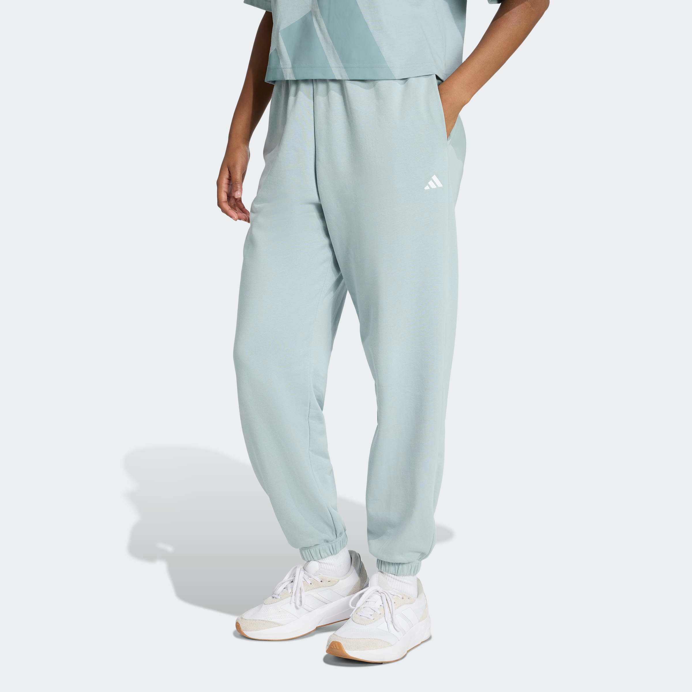 adidas Sportswear Sporthose »ESSENTIALS SMALL LOGO FRENCH TERRY CUFFED«  Locker geschnitten, hoher Bund, aus weichem French Terry Material