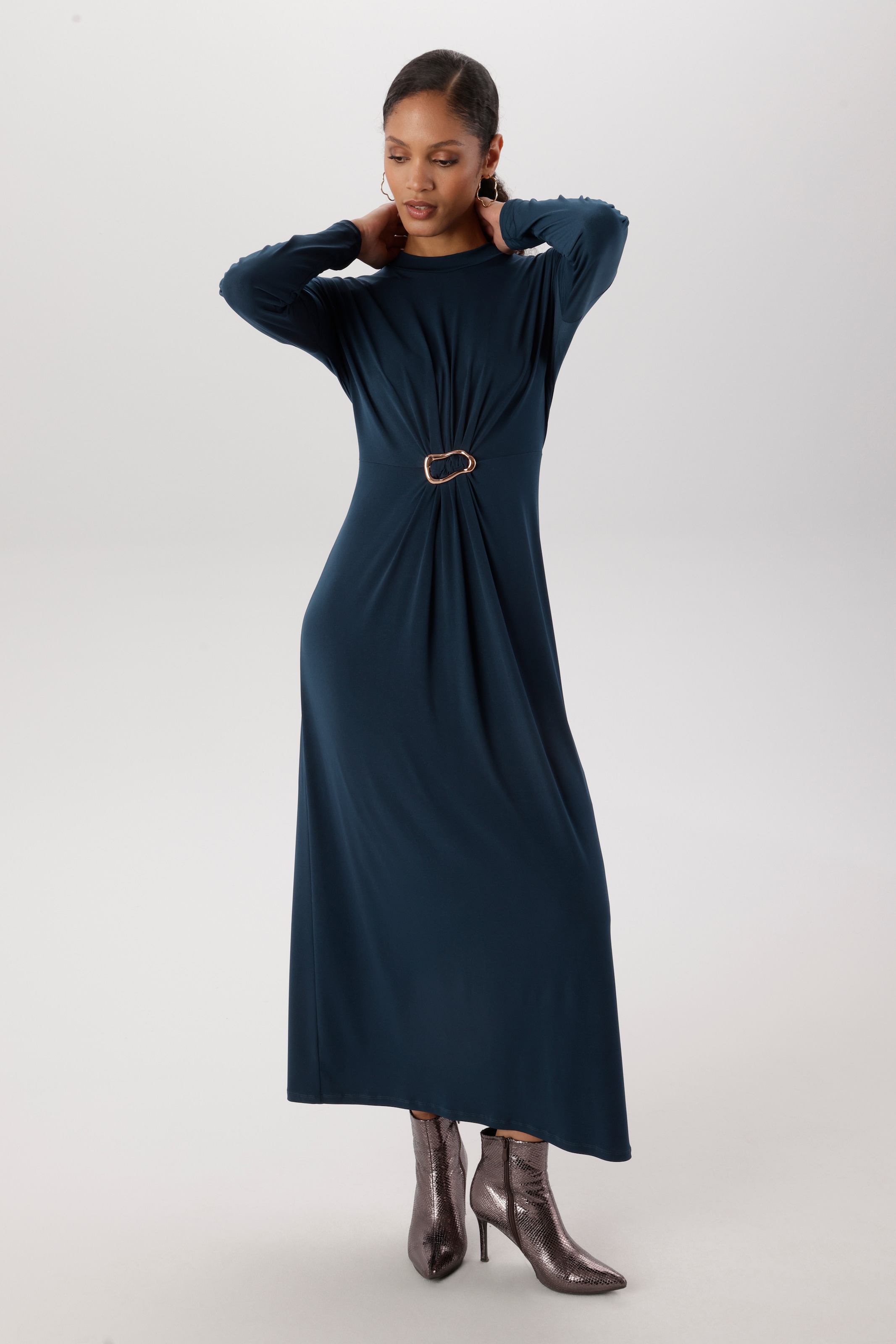 Image of Aniston SELECTED Maxikleid schmeichelnde Raffung mit dekorativer Brosche - NEUE KOLLEKTION