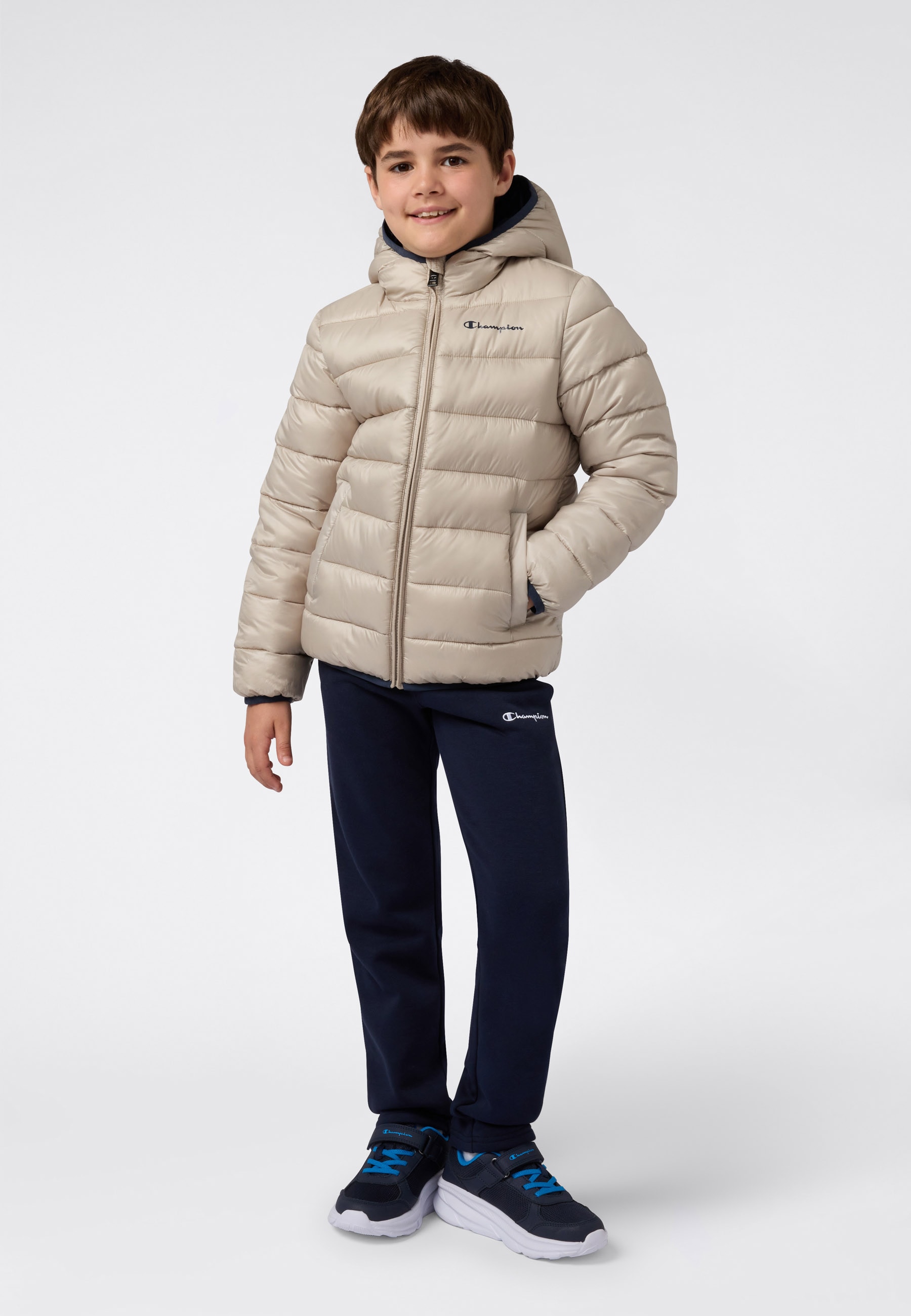 Champion Veste matelassée »SPORTWEAR JACKET Standard Fit« 1 cuis tlg. mit verstellbarer Kapuze, aus Polyester, anliegende Passform