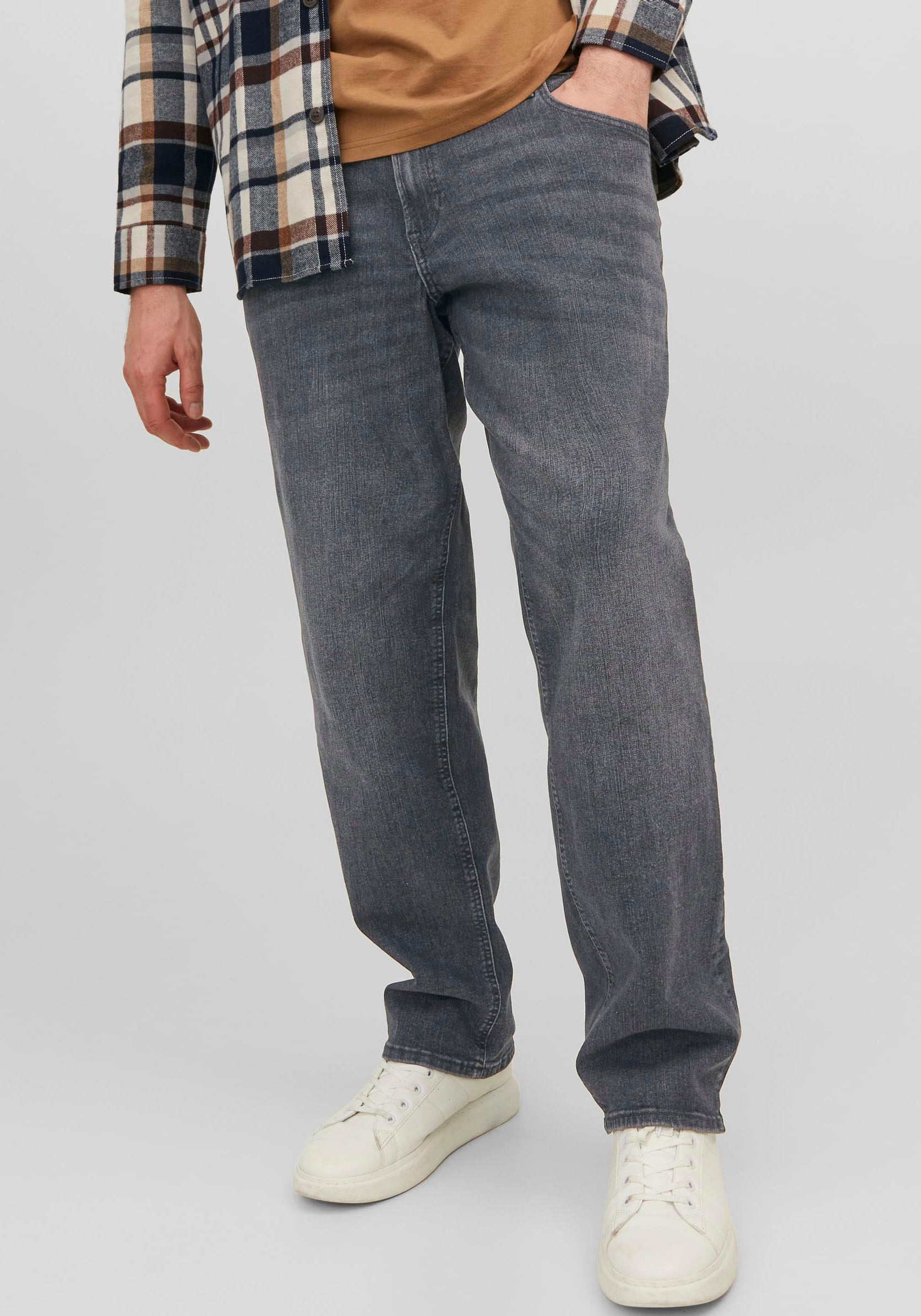 Image of Jack & Jones PlusSize Tapered-fit-Jeans "JJIMIKE mit Abriebeffekten und funktionalen Taschen" mit Used-Optik
