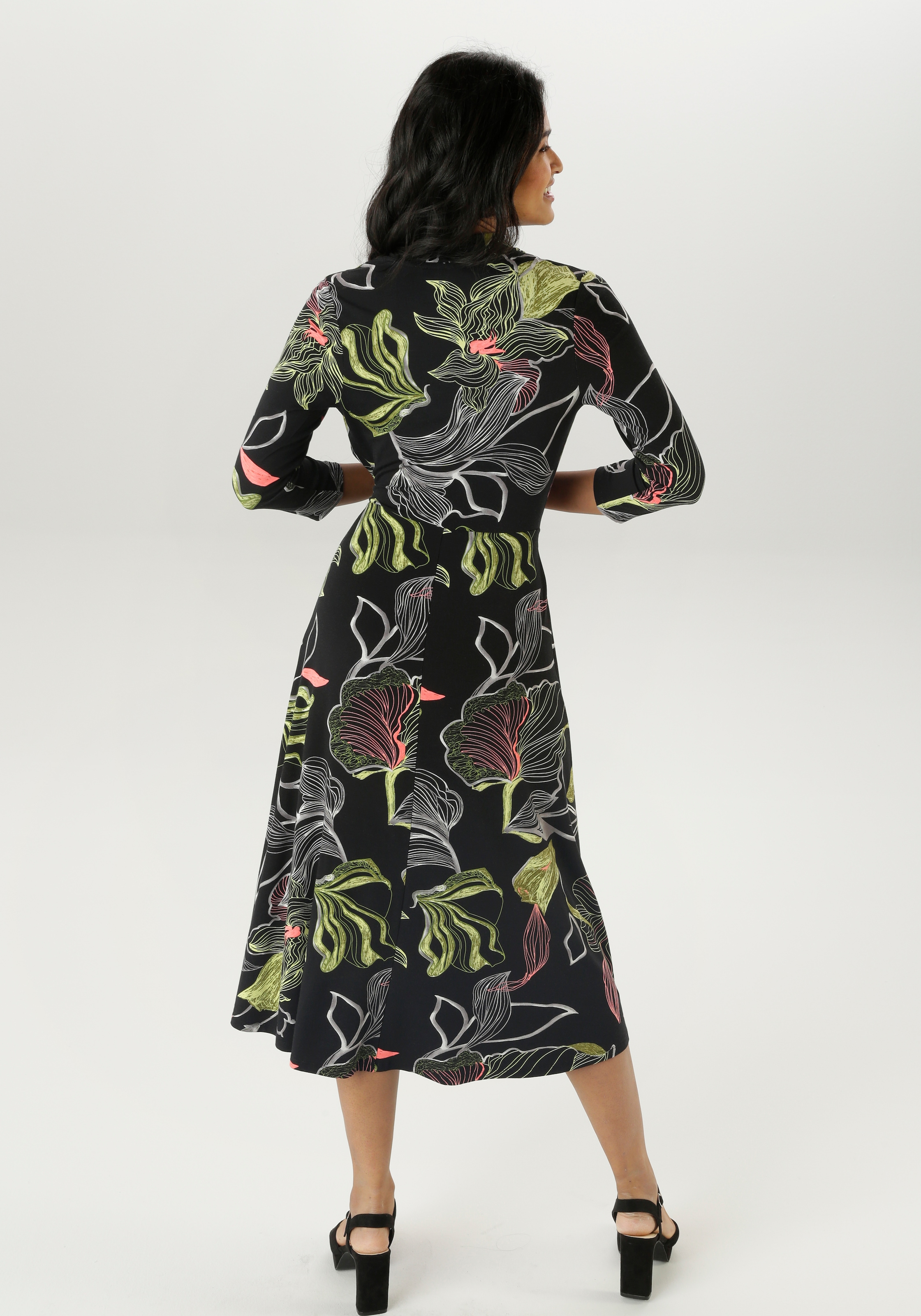 Aniston SELECTED Jerseykleid, mit V-Ausschnitt in Wickeloptik und Bindedetail