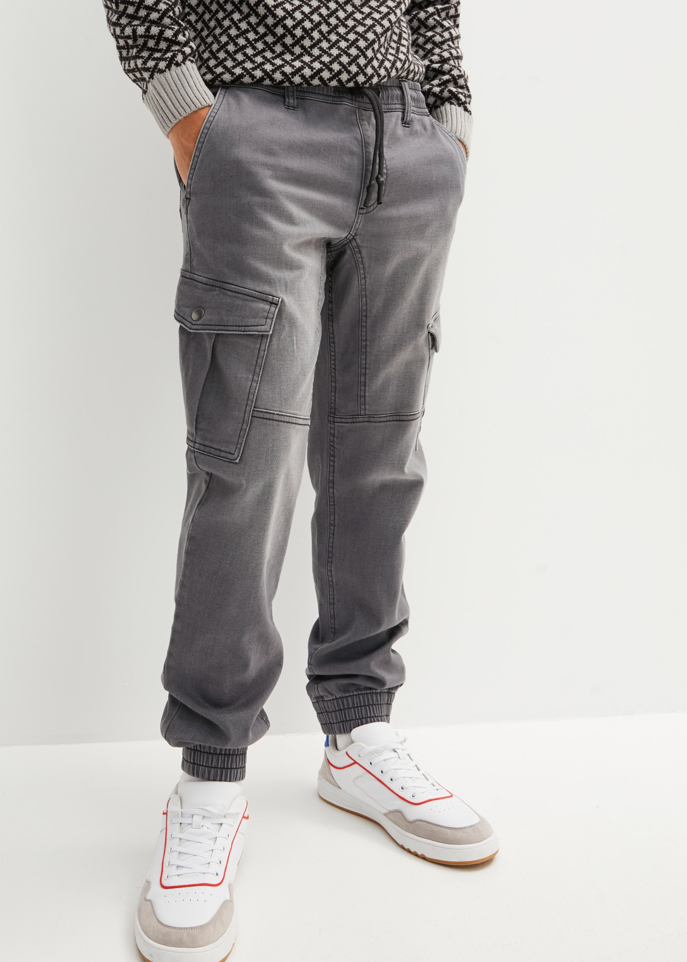 Image of bonprix Jogg Pants "Regular Fit Jeans-Jogger mit Komfortbund, Straight" Regular Fit, mit Komfortbund und Kordel, aus Baumwollmischung