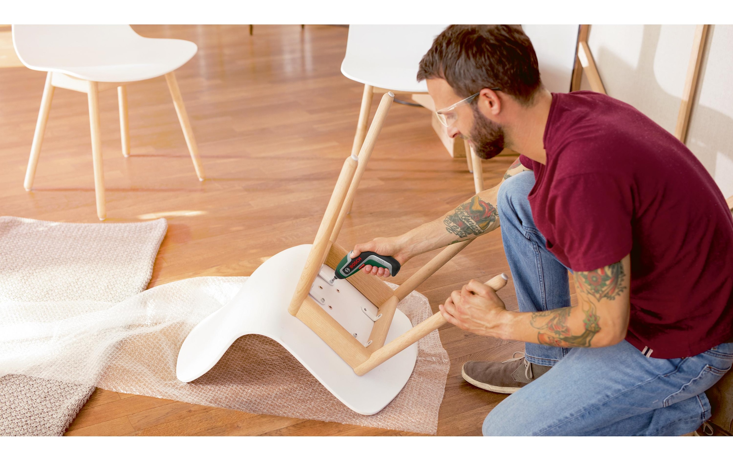 BOSCH Akku-Schrauber »IXO 7 Level Set« mit Bit-Set, Wasserwage und Ladekabel