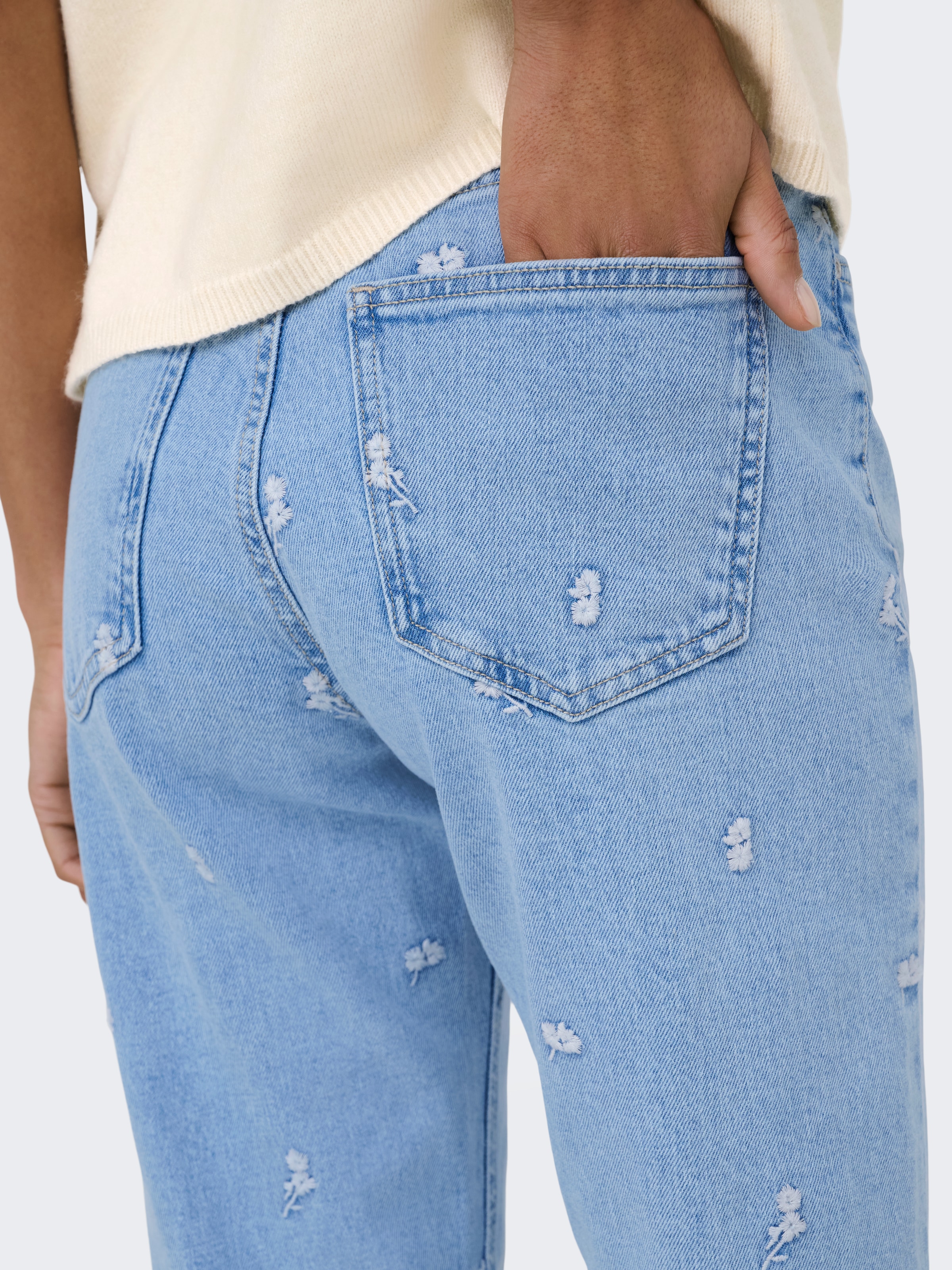 ONLY Straight-Jeans »ONLEMILY HW STRETCH EMB STRA ANK DNM AZG« Baumwollmischung, straight fit