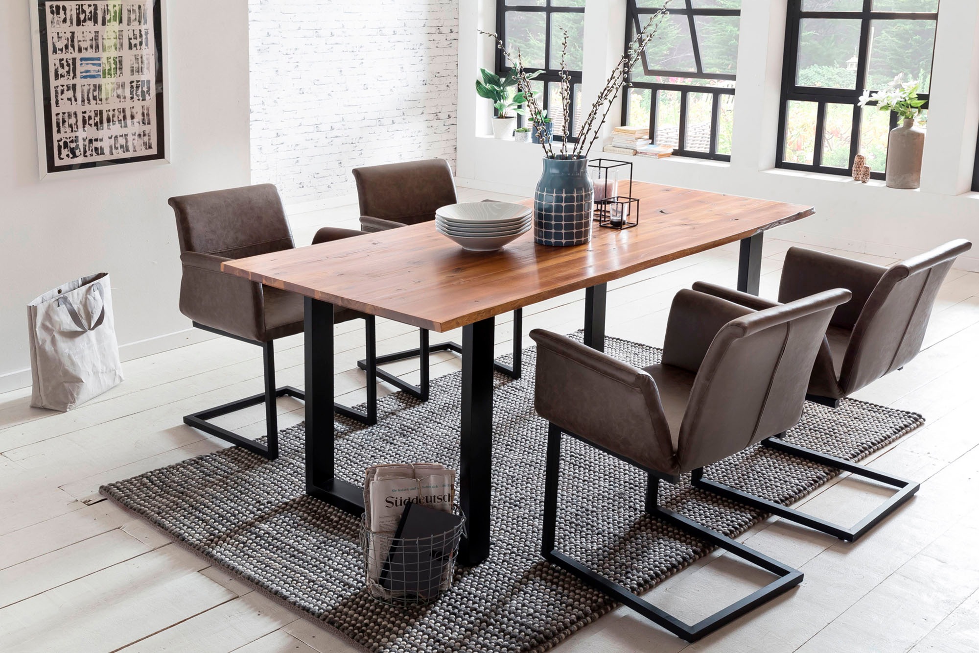 Image of SalesFever Essgruppe, (Set, 5 tlg.), bestehend aus 4 modernen Freischwinger Stühlen und einem Baumkantentisch 160 cm bei Ackermann Versand Schweiz