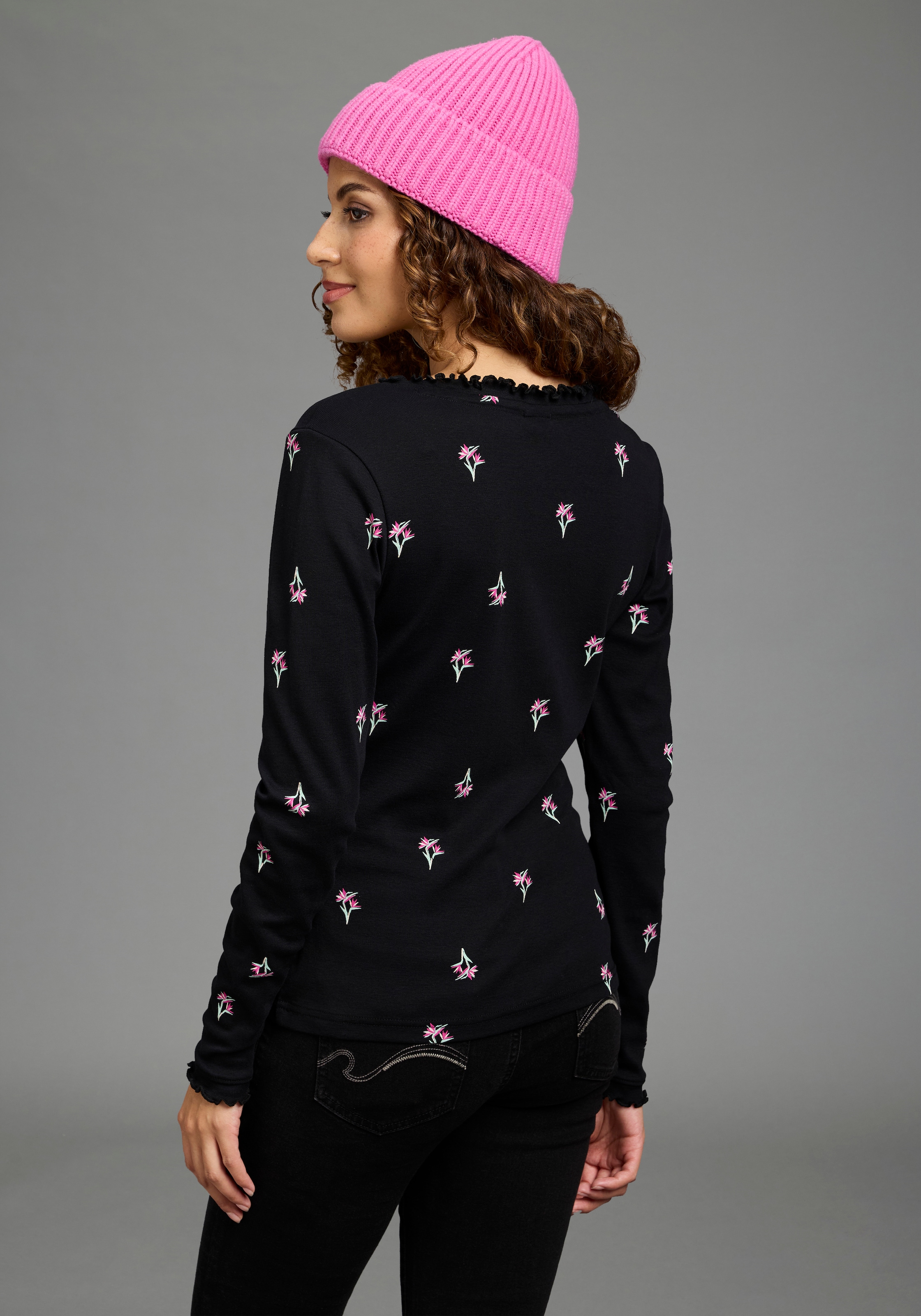 KangaROOS T-shirt à manches longues avec encolure en V, coupe ajustée, forme à la taille, en tissu côtelé
