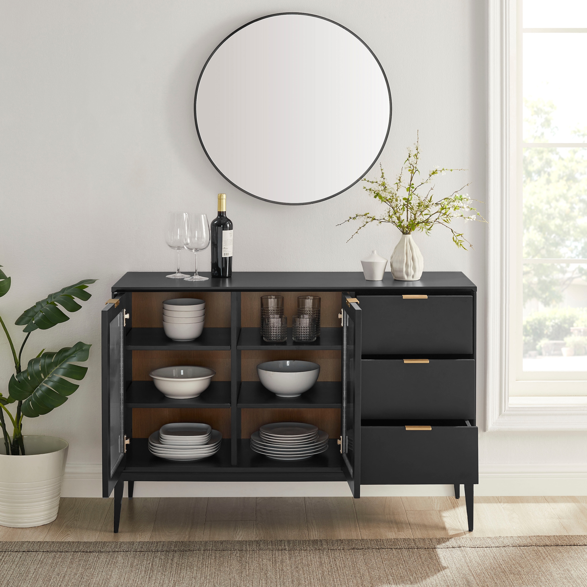 Leonique Sideboard »Lavisha« FSC-zertifiziertes Holz kombiniert Melamin, verchromten Metallgriffen