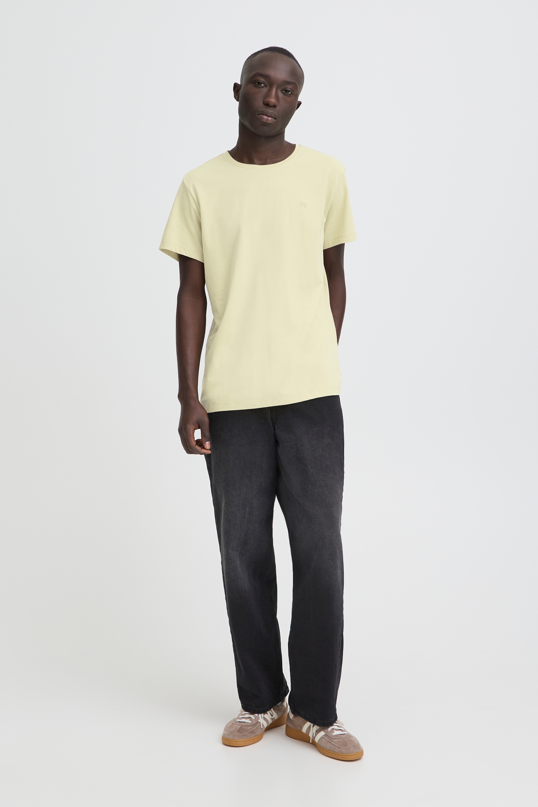 Blend Shirt à col rond »BHDinton tee crew« avec étiquette de marque, en mélange de coton, coupe régulière, en jersey simple