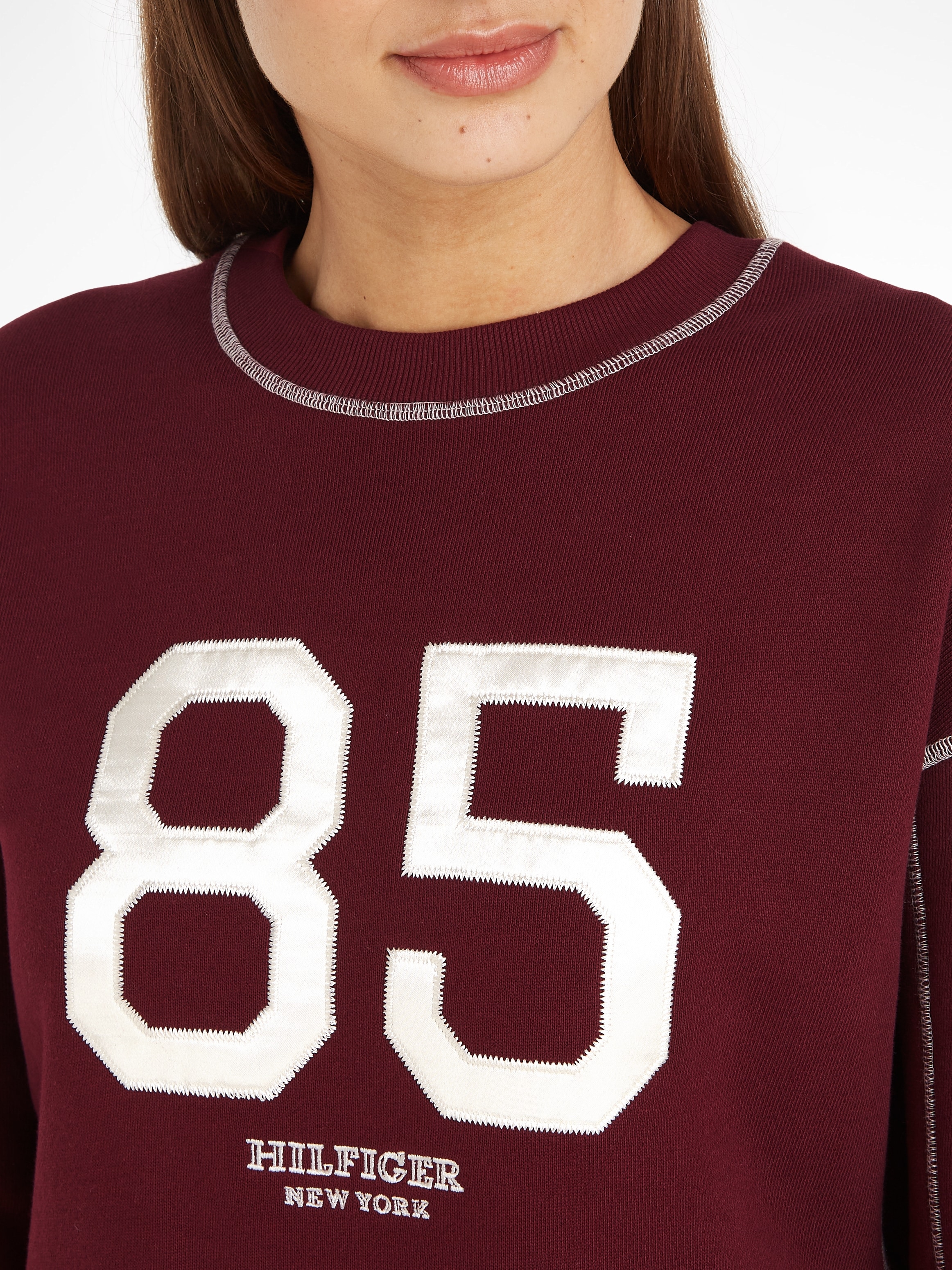 Tommy Hilfiger Sweatkleid »VARSITY 85 SWTSHIRT DRESS LS«, mit Logoprägung