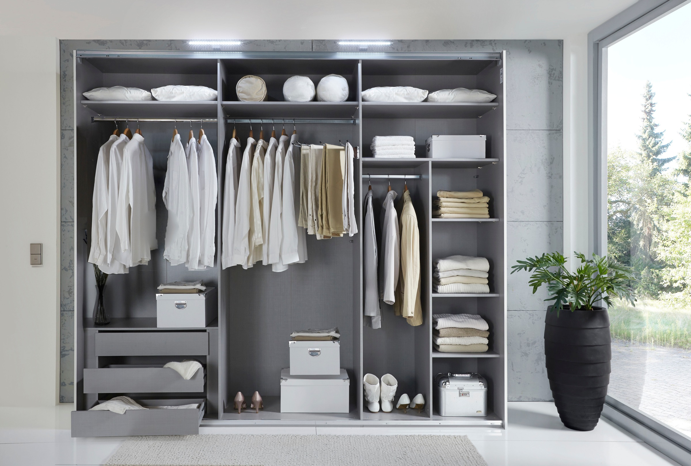 Wimex Armoires à vêtements »Indiana by fresh to go, wahlweise mit oder ohne Spiegel« INCLUS aménagement intérieur et fermeture à fermeture automatique des portes,  grandes largeurs 250 ou 300cm, avec ou sans façade en verre, Made in Germany