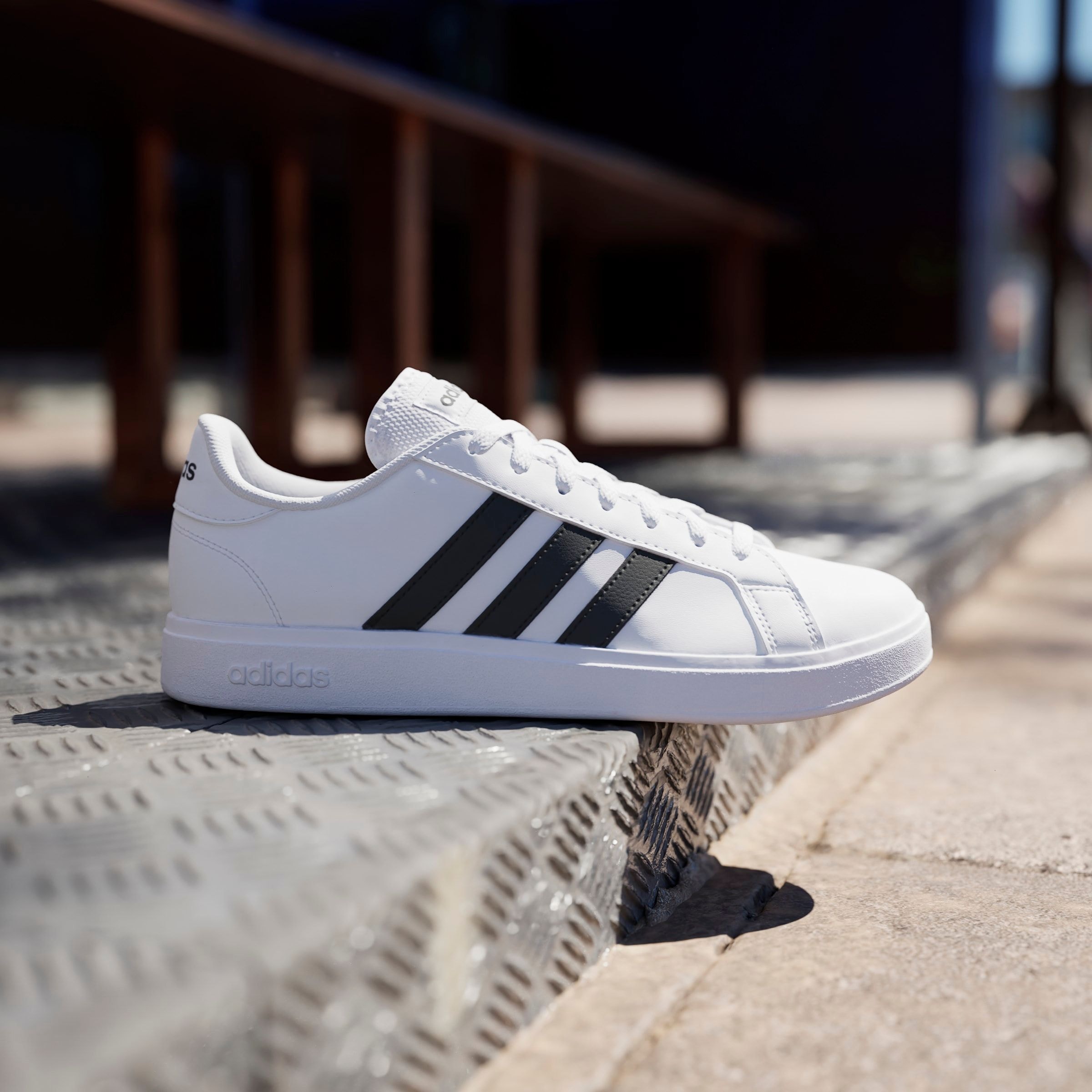 adidas Sportswear Sneaker »GRAND COURT TD LIFESTYLE COURT CASUAL«, Design auf den Spuren des adidas Superstar