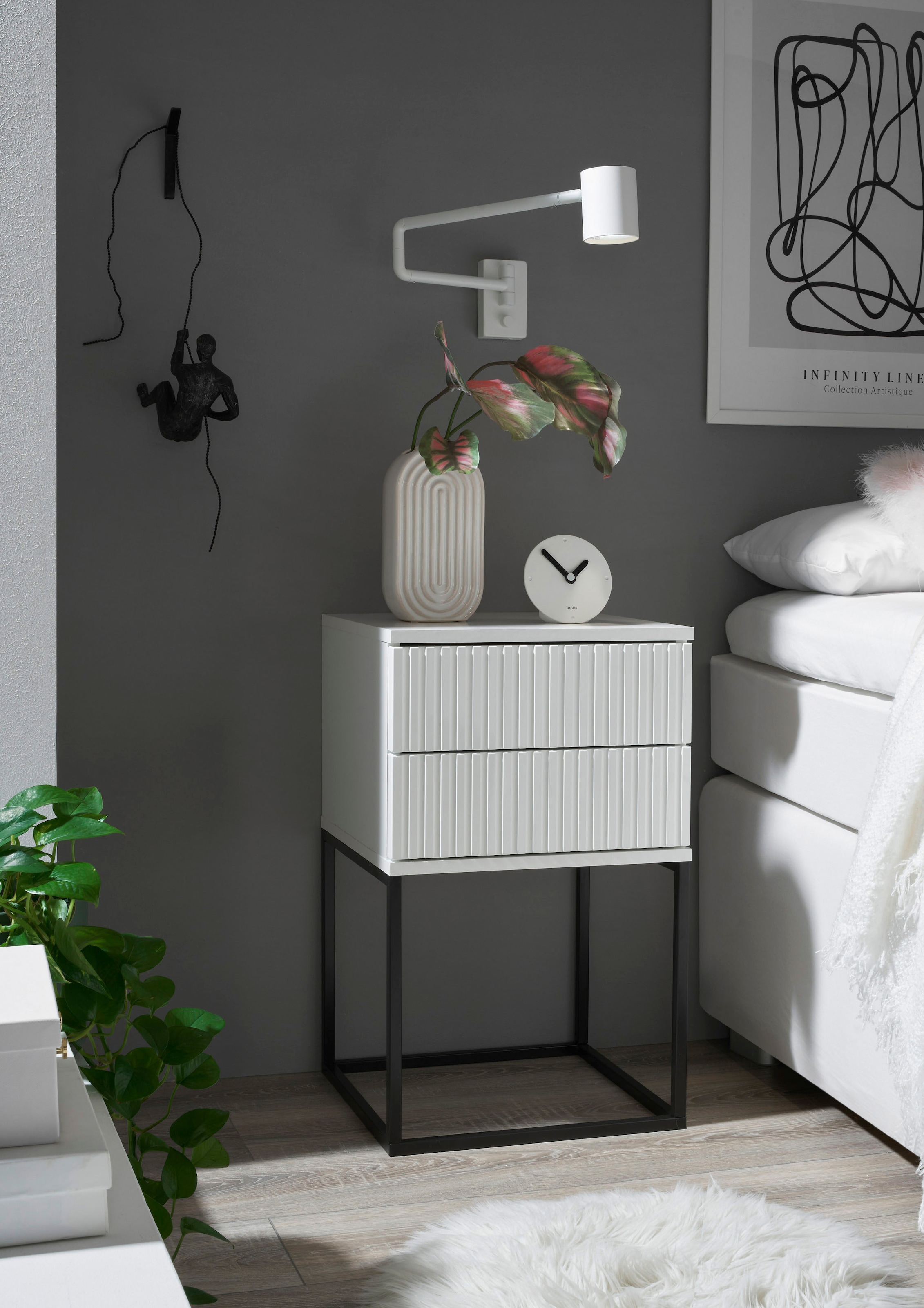 Schlafkontor Nachtkommode »Marle Nachtkonsole, Nachtkästchen auf Metall-Fussgestell« Schubkasten in Rillenoptik auf schwarzem Metallgestell