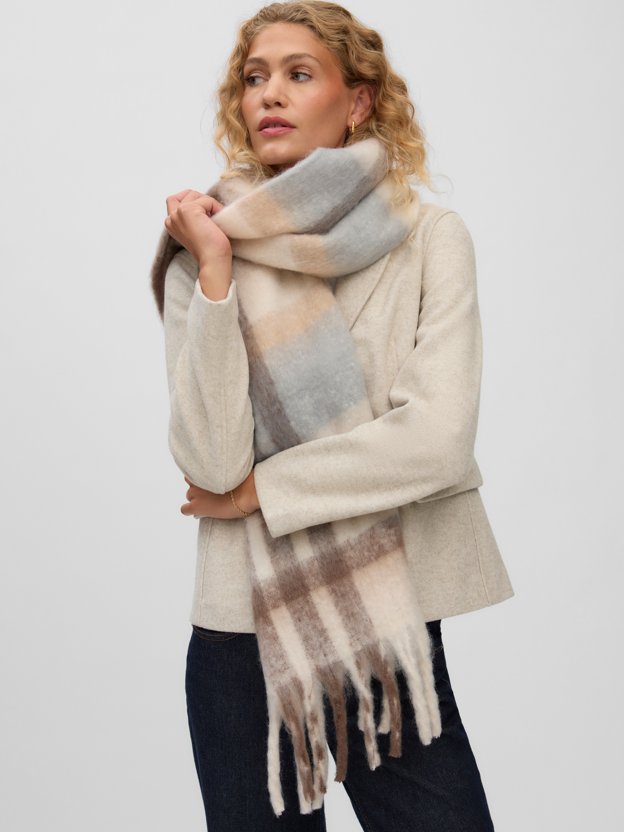 Vero Moda Écharpe »VMIVY LEAGUE SCARF GA NOOS« fibre synthétique
