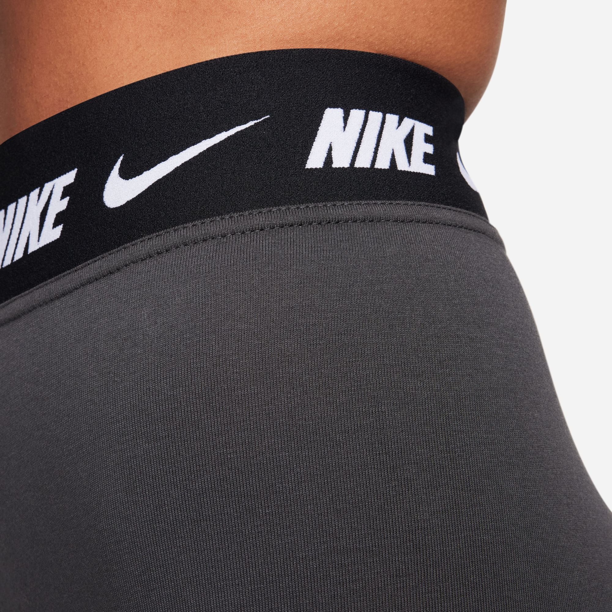 Nike Sportswear Leggings »CLUB WOMEN'S HIGH-WAISTED LEGGINGS«