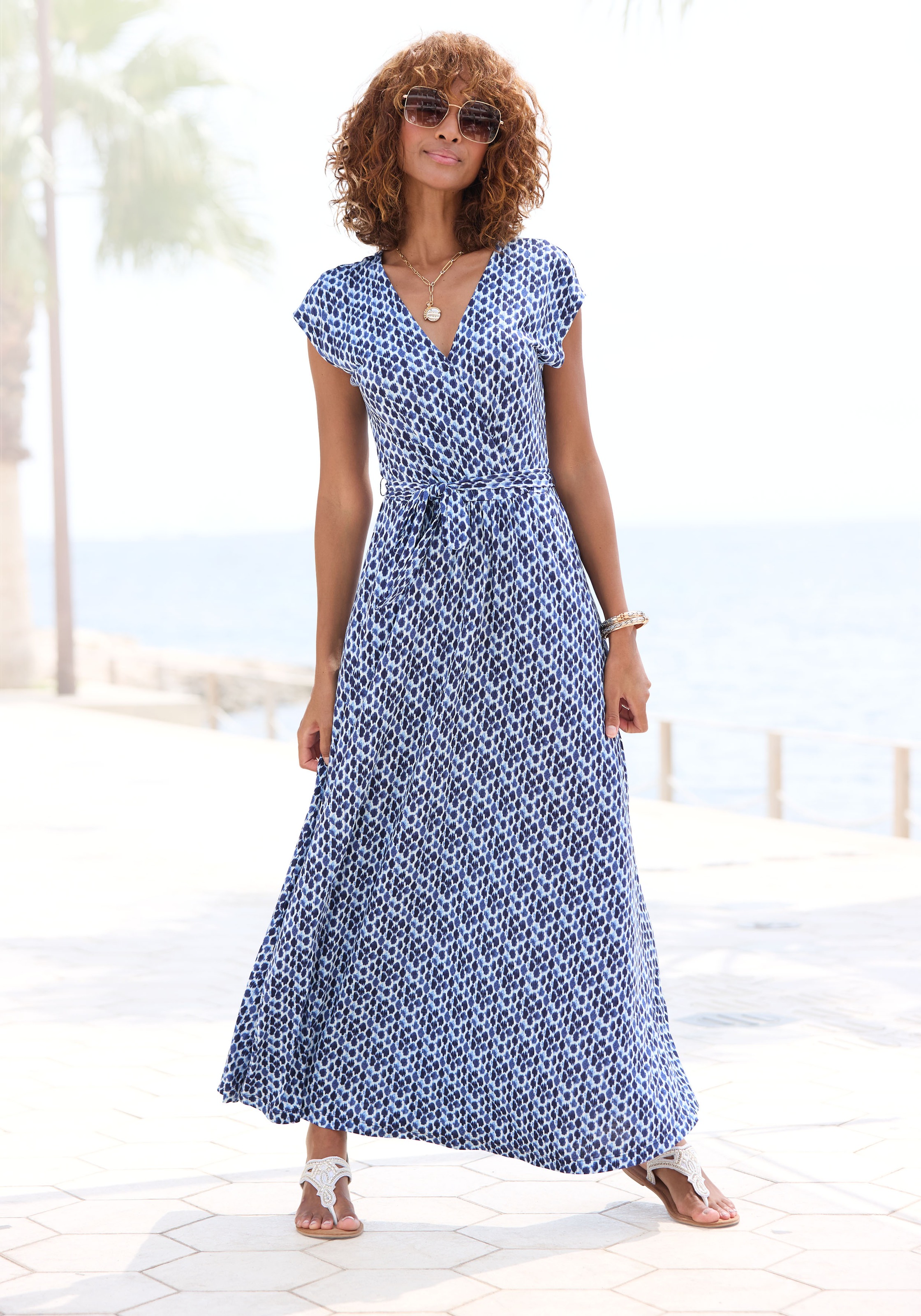 Image of LASCANA Maxikleid "mit Gummizug in der Taille und Bindegürtel, Alloverdruck" Eingrifftaschen Langes Sommerkleid, Strandkleid, Viskosekleid, elegantes Druckkleid