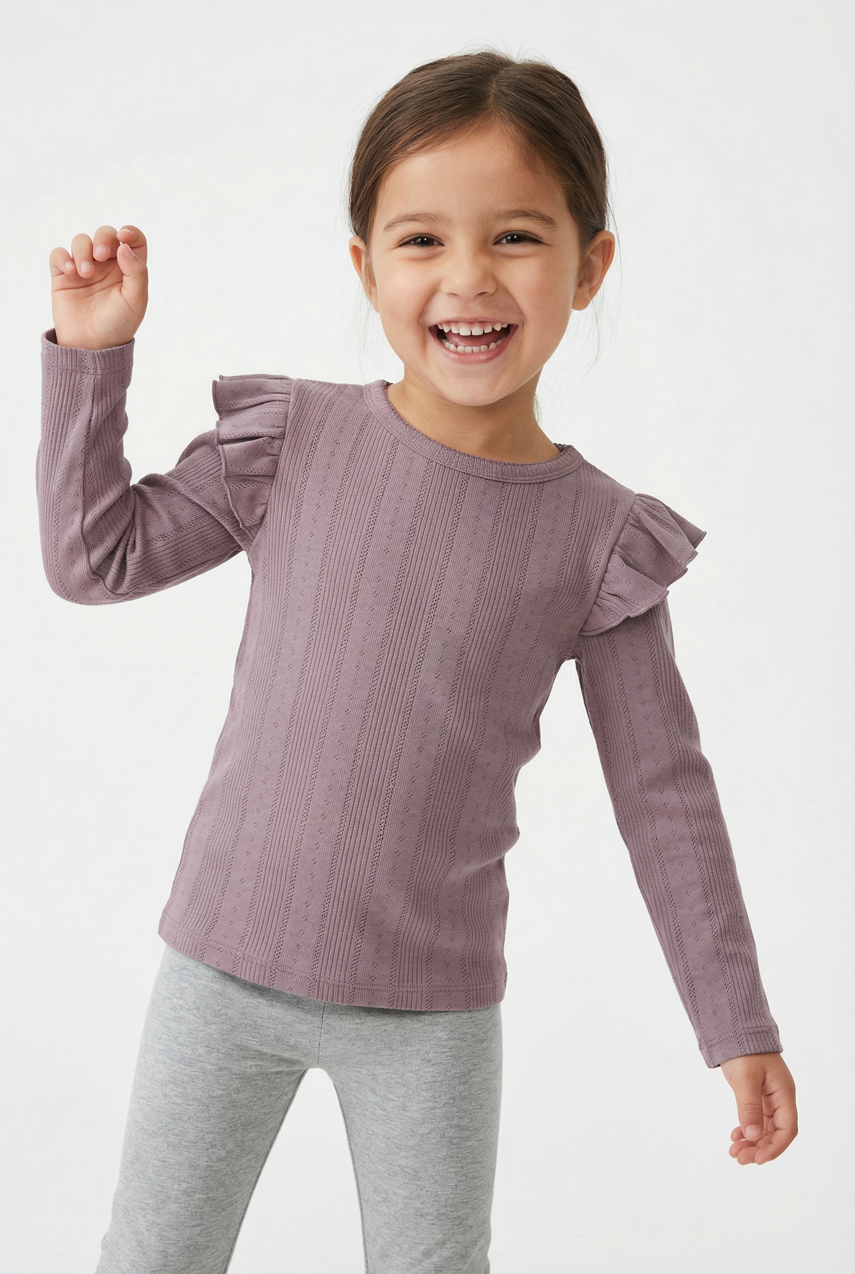 Image of Name It Longtop "NMFJULIA LS SLIM TOP NOOS" mit tollem Volant an der Schulter und im süssen Ajourstrick-Design