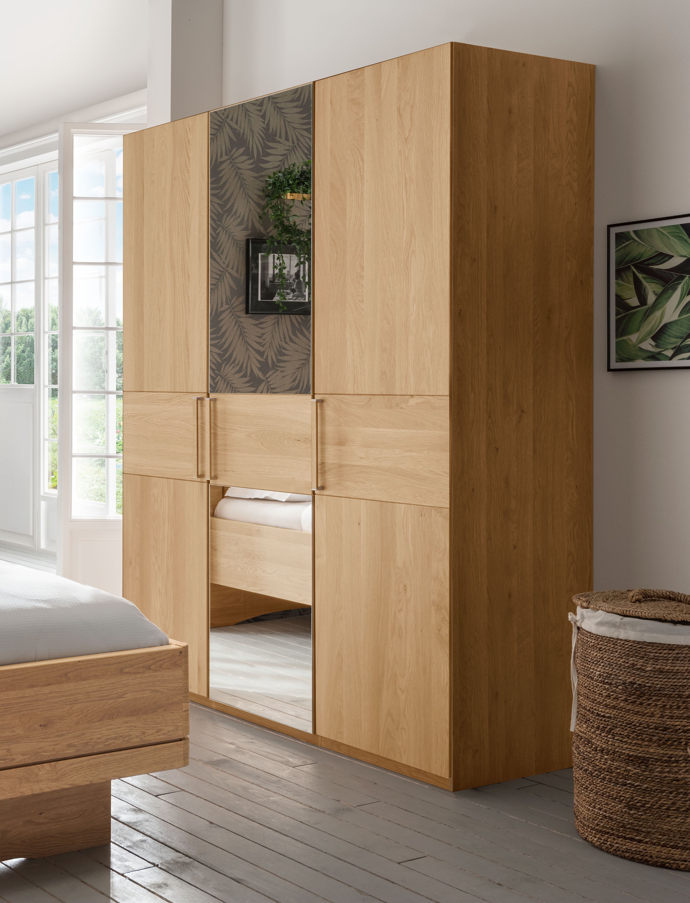 WIEMANN Drehtürenschrank »Kiruna« mit Kristallspiegel