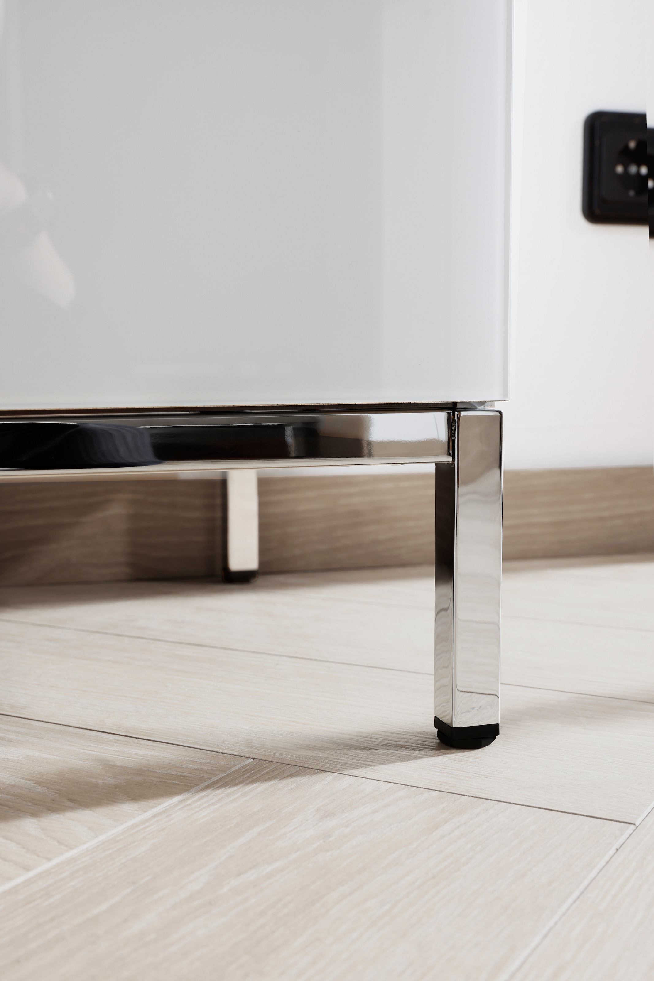 rauch Commode combinée »Kommode Türkommode Sideboard Kombikommode FLIPP mit Glasfront« Largeur 200 cm avec 4 étagères,  3 portes avec 5 tiroirs et fonction soft-close ainsi que façade en verre