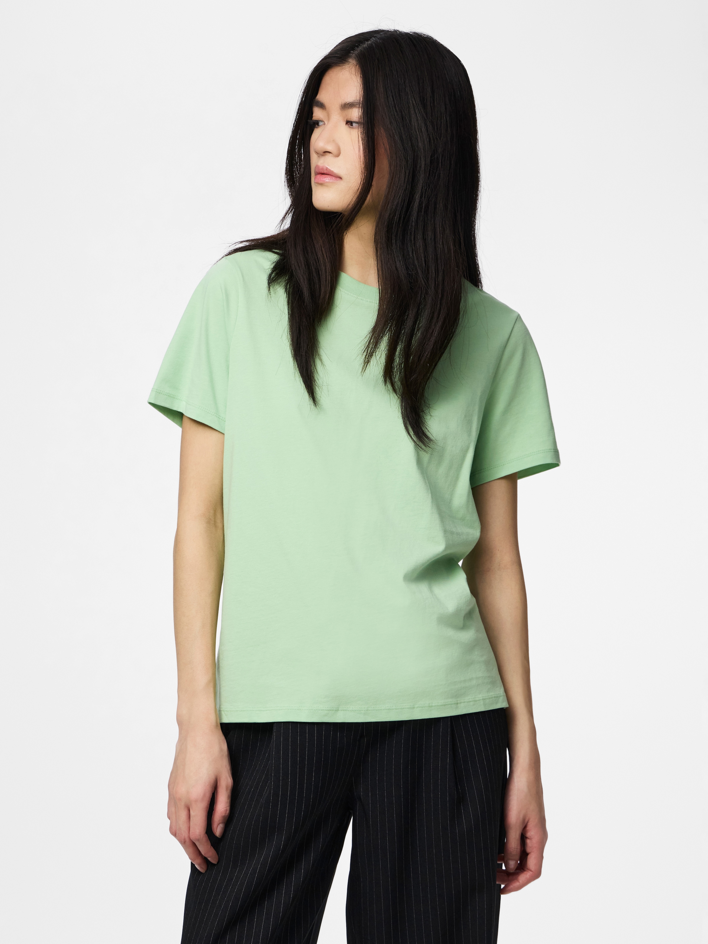 pieces Rundhalsshirt »PCRIA SS SOLID TEE NOOS BC« Baumwolle, regular fit