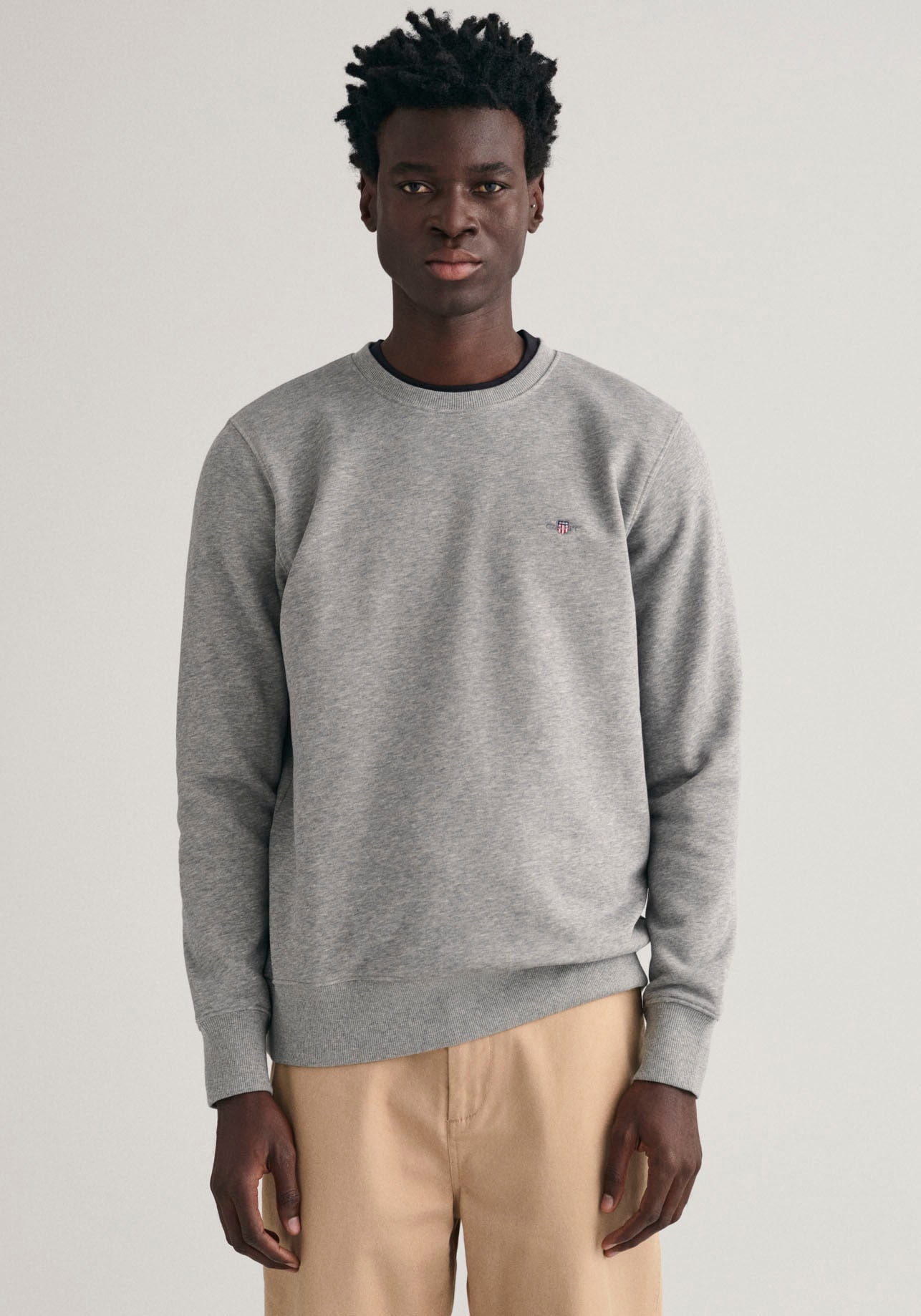 Mode Acheter en ligne Gant Sweatshirt »REG SHIELD C-NECK SWEAT«, mit  Logostickerei auf der Brust à bas prix | T-Shirts