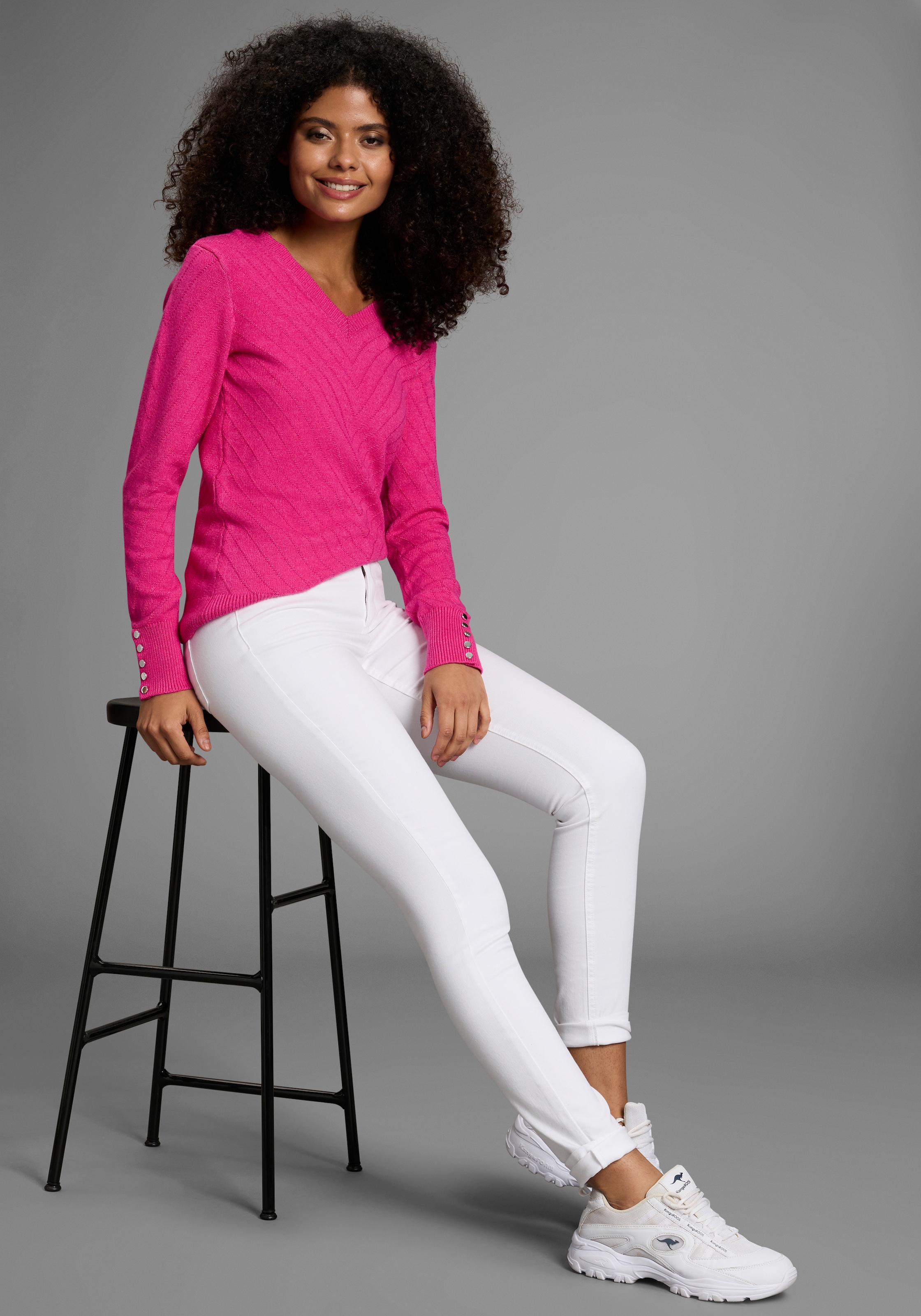 Laura Scott V-Ausschnitt-Pullover kuscheliger Winterstrick mit Strukturstrick und Knöpfen