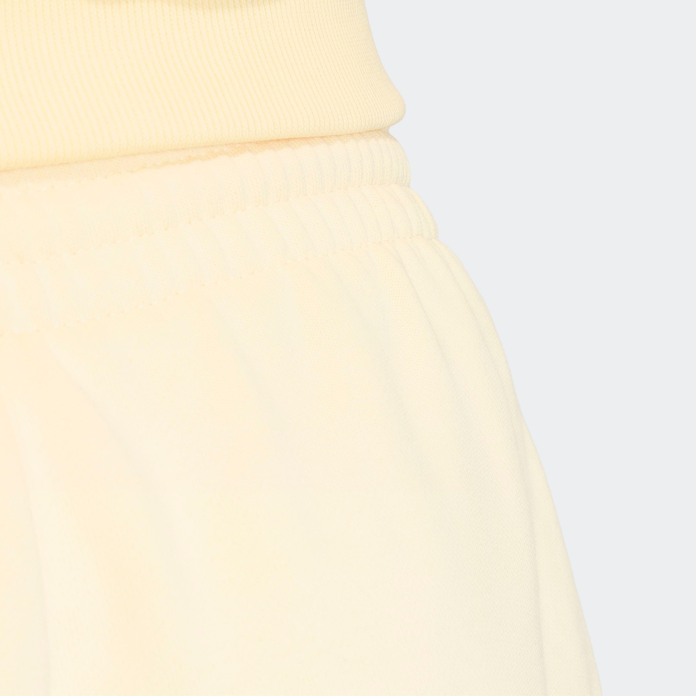 adidas Originals Shorts »ESSENTIALS FLEECE-, LOCKER GESCHNITTEN«  mit engem Schnitt, aus Baumwolle und Polyester