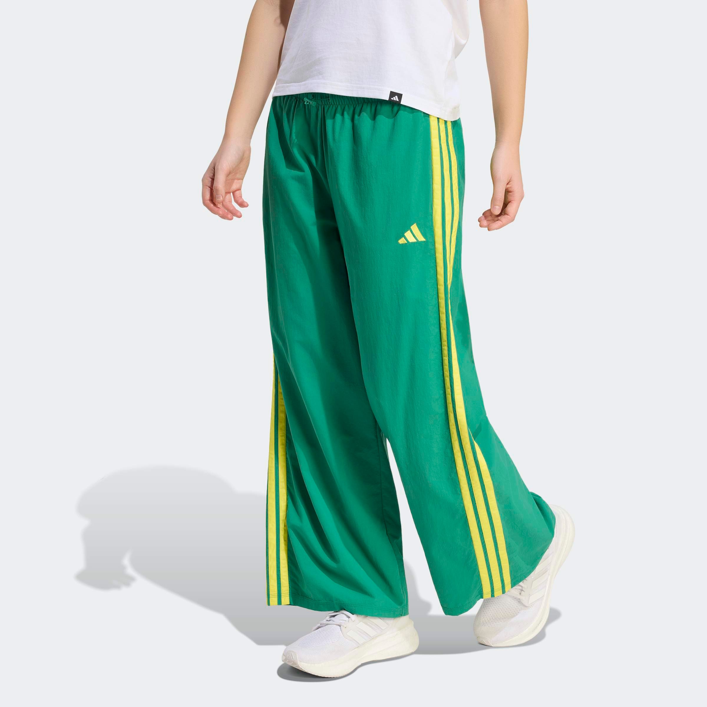 Image of adidas Sportswear Sporthose "ESSENTIALS 3-STREIFEN WOVEN PARACHUTE" für Erwachsene, mit Gummizug, normale Weite