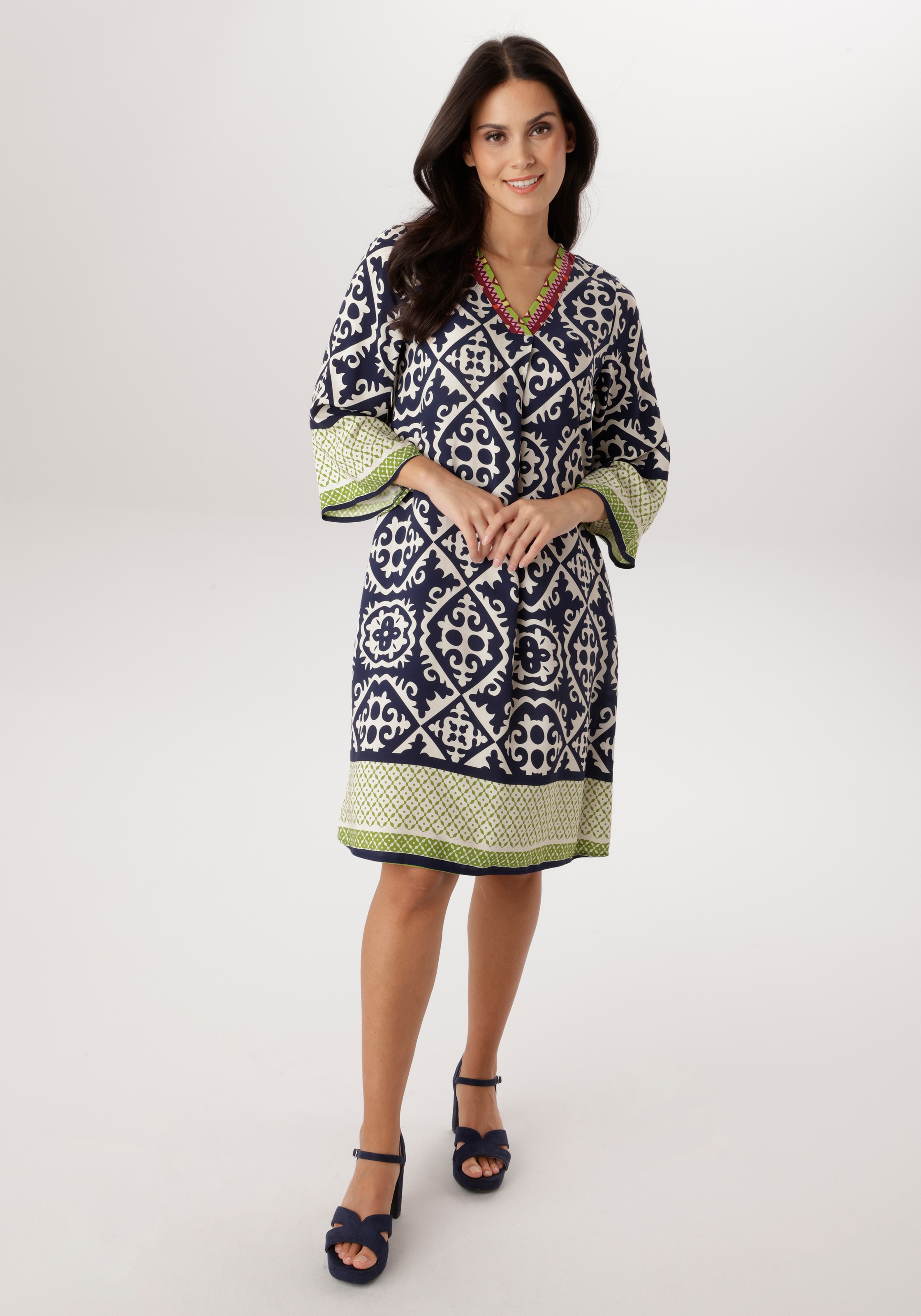 Image of Aniston SELECTED Blusenkleid mit stylischem, ornamentalem Allover-Druck - NEUE KOLLEKTION