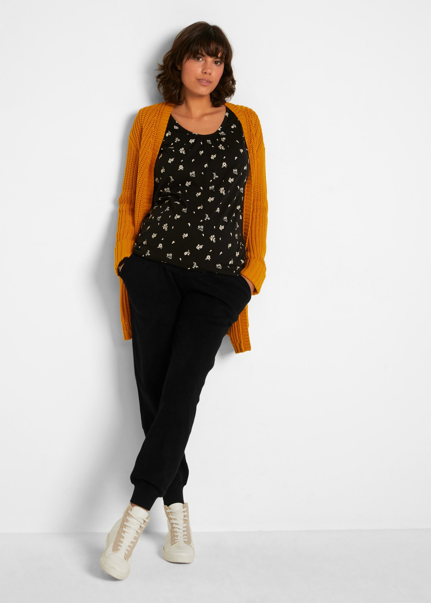 bonprix Pantalon de grossesse »Umstandshose aus weichem Strick«  Umstandshose aus weichem Strick