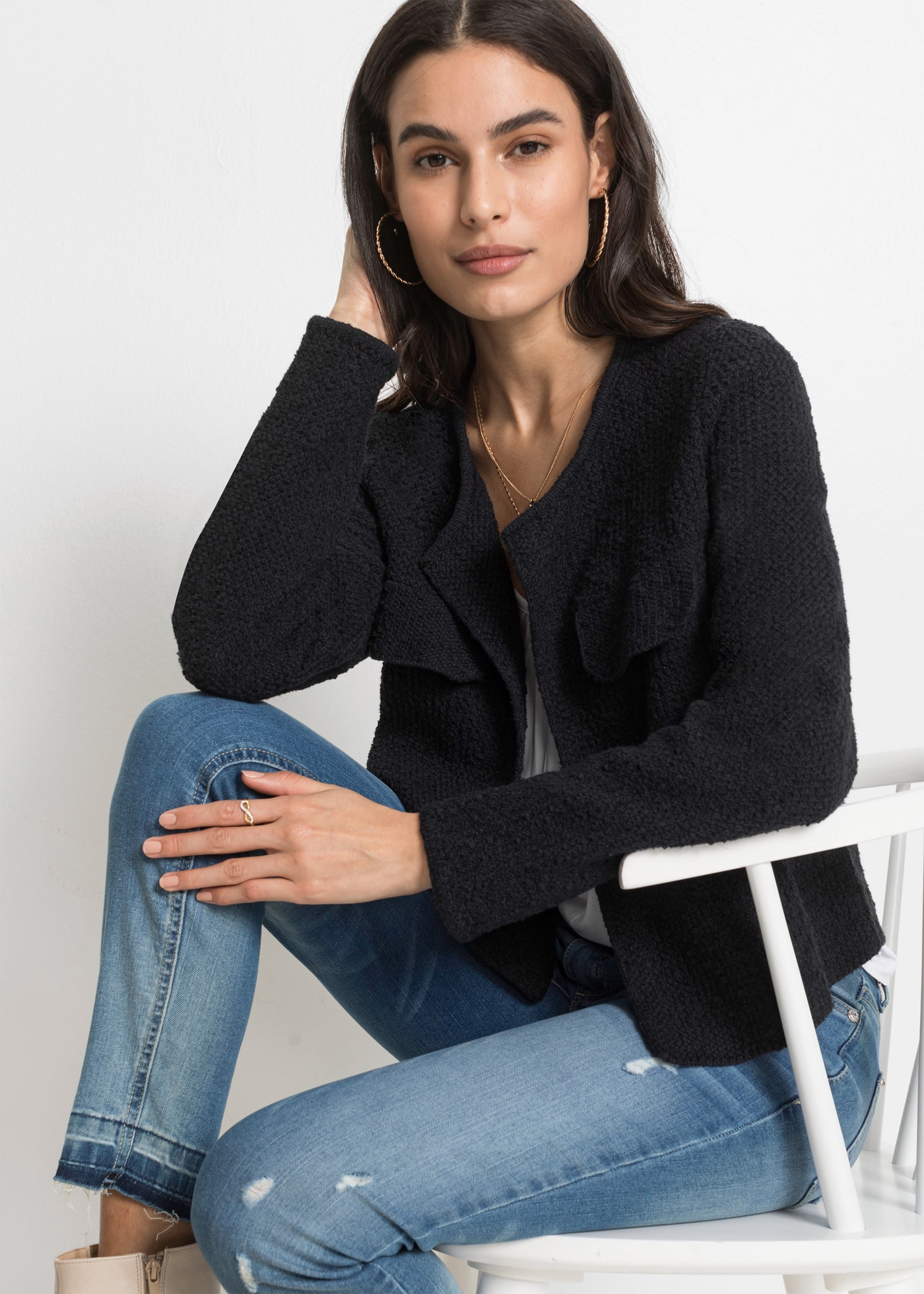 bonprix Veste en tricot Loose fit, mit Bouclégarn, femininer Stil