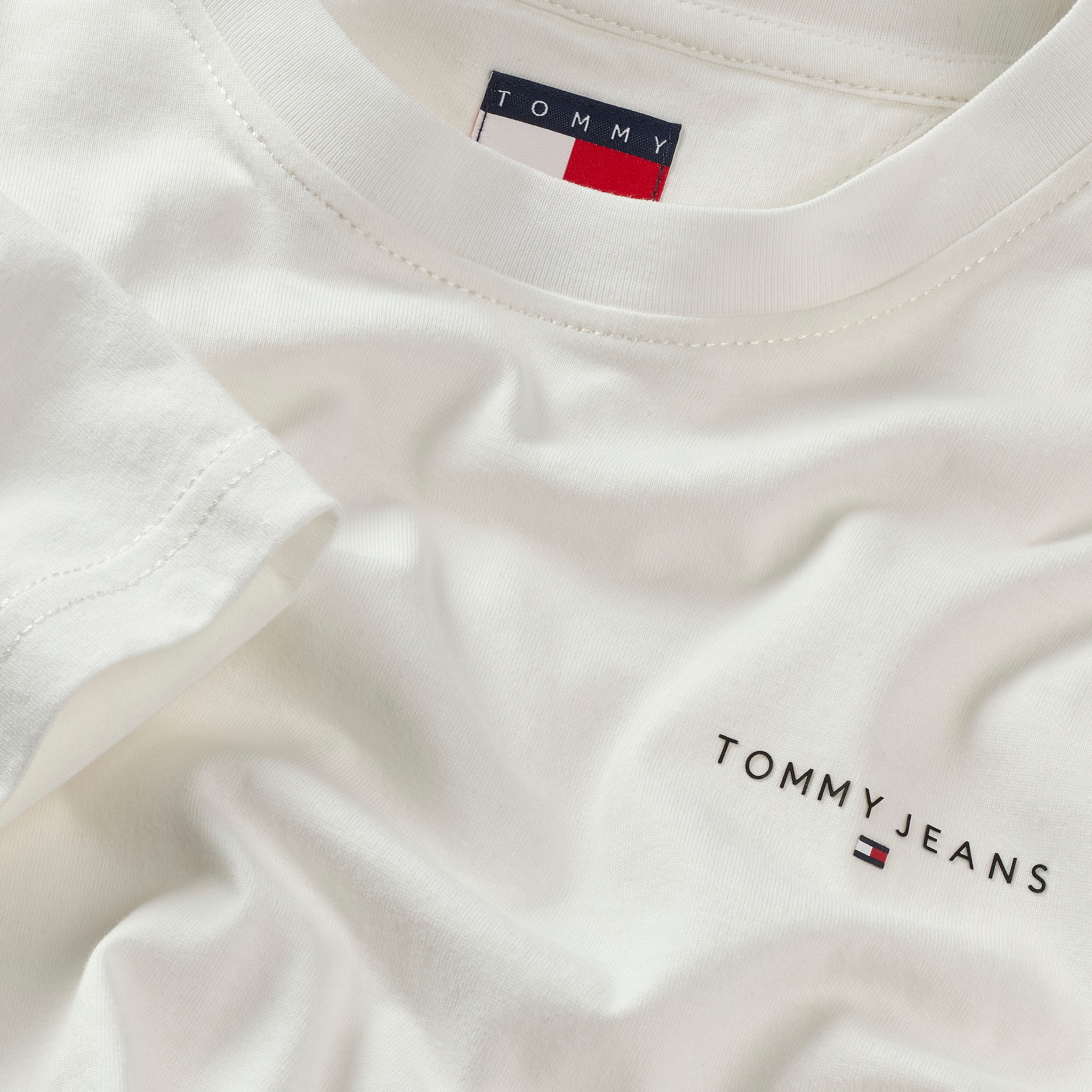 Tommy Jeans T-shirt »TJM SLIM LINEAR CHEST TEE EXT« Mit Rundhalsausschnitt