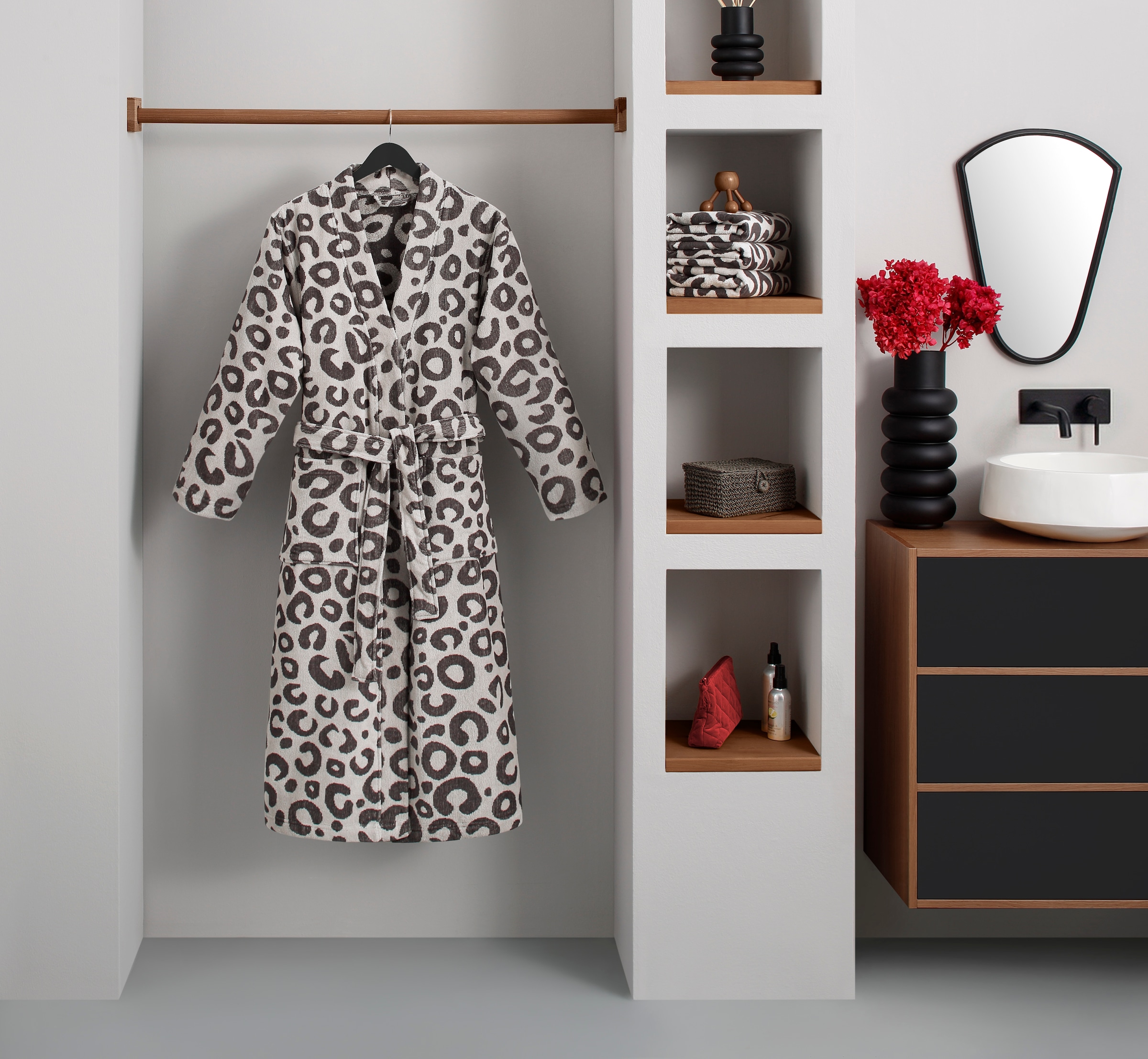 GOODproduct Unisex-Bademantel »Anna Leo, ideal für Sauna & Spa, Hotelbademantel, Morgenmantel« 1 Stk. für Damen & Herren, mit Taschen, S-3XL, trendiger Animal Print